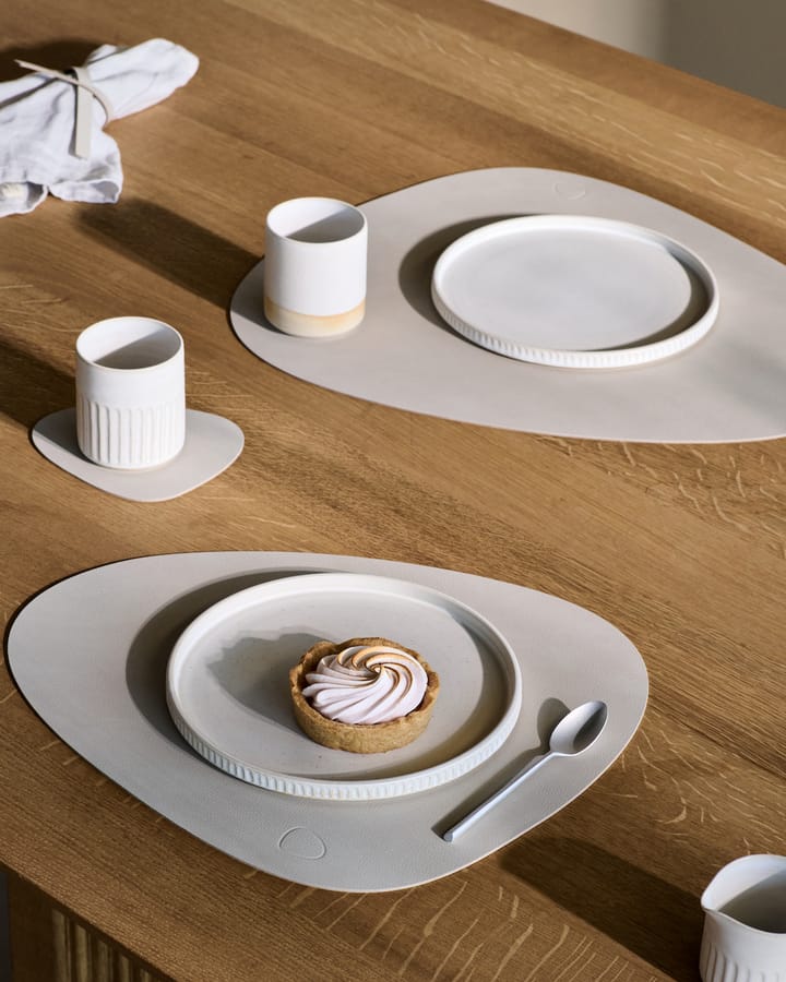 Nupo ランチョンマット カープ L, Oyster white LIND DNA | リンド ディーエヌエー