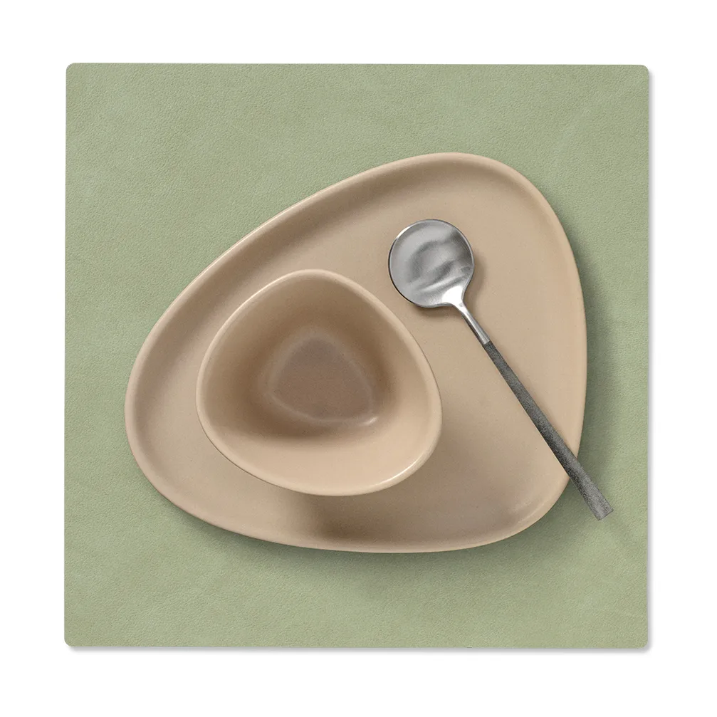 Nupo ランチョンマット リバーシブル スクエア S, Dark green-olive green LIND DNA | リンド ディーエヌエー