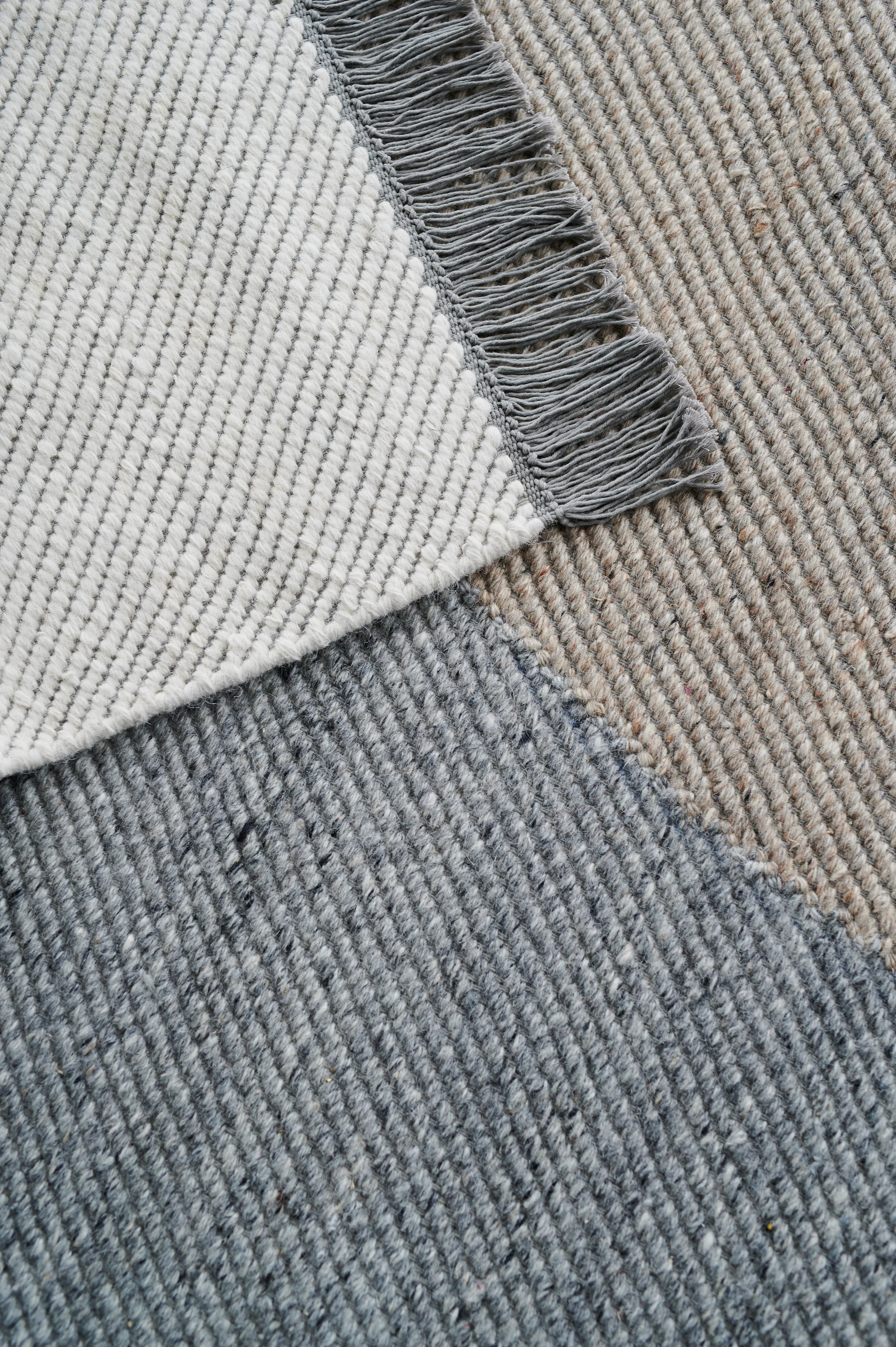 Linie Design | リニ―デザイン からのEik ウールラグ 200x300 cm
