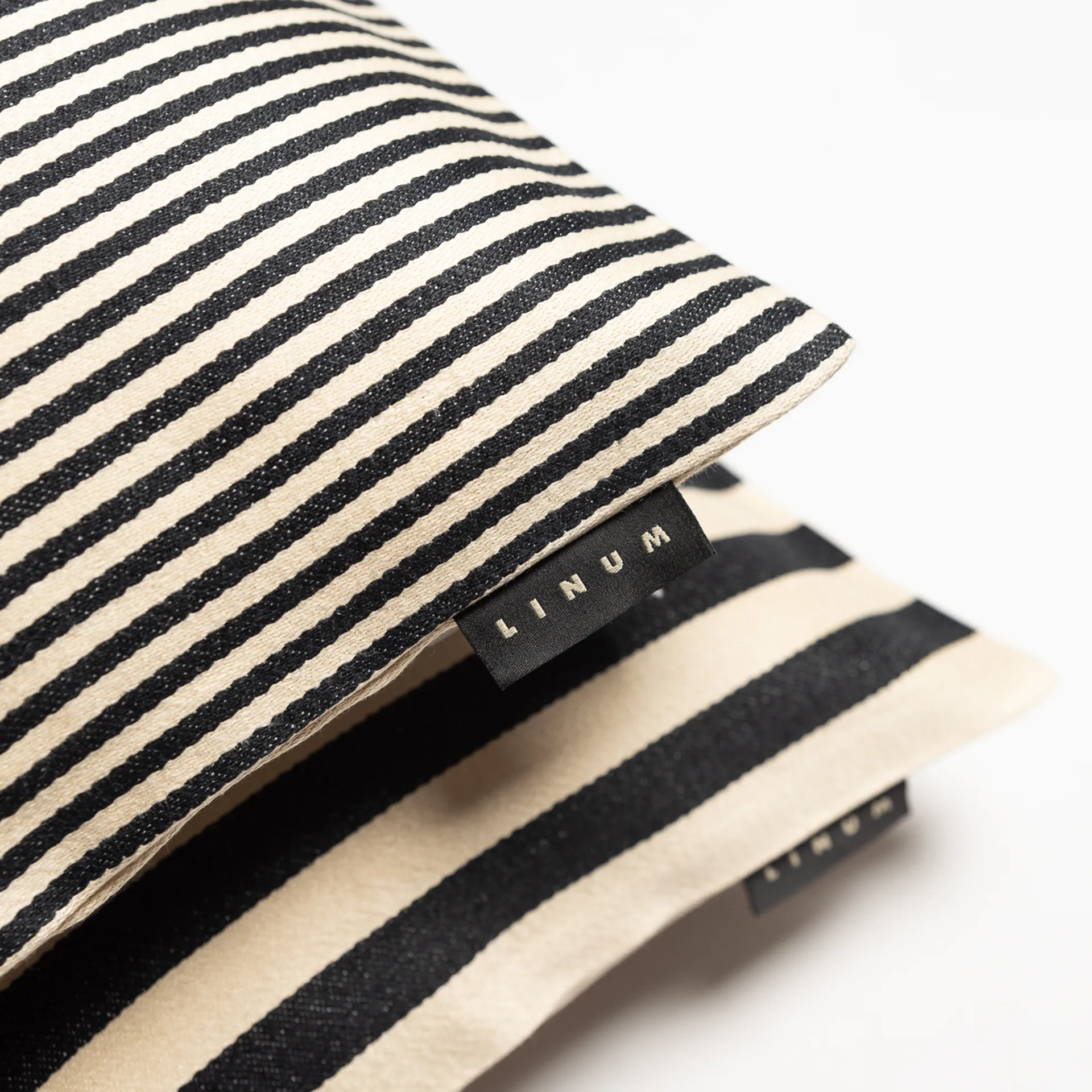 Amalfi ピローケース 35x50 cm, Black Linum | リナム