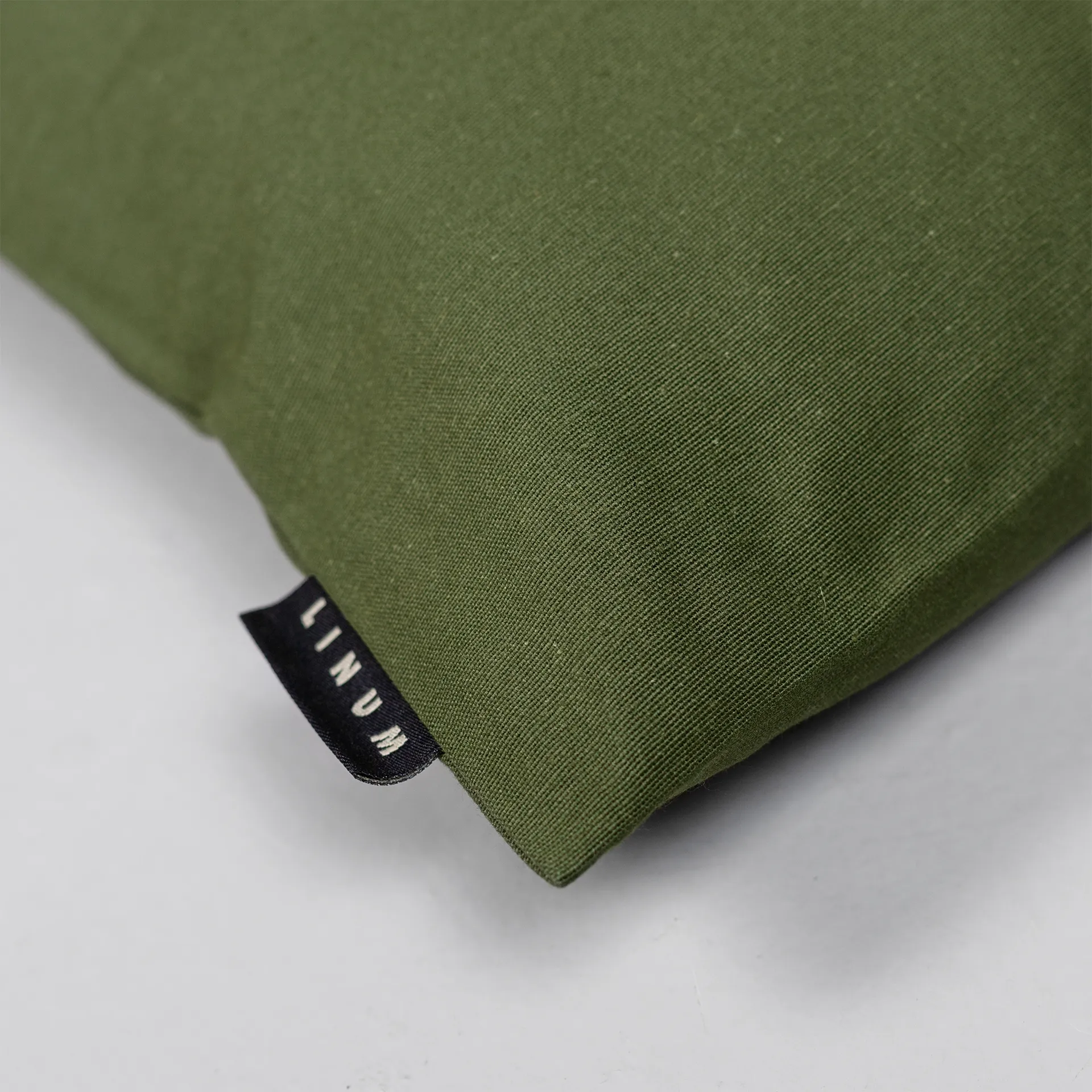 Annabell クッションカバー 50x50 cm, Dark olive green Linum | リナム