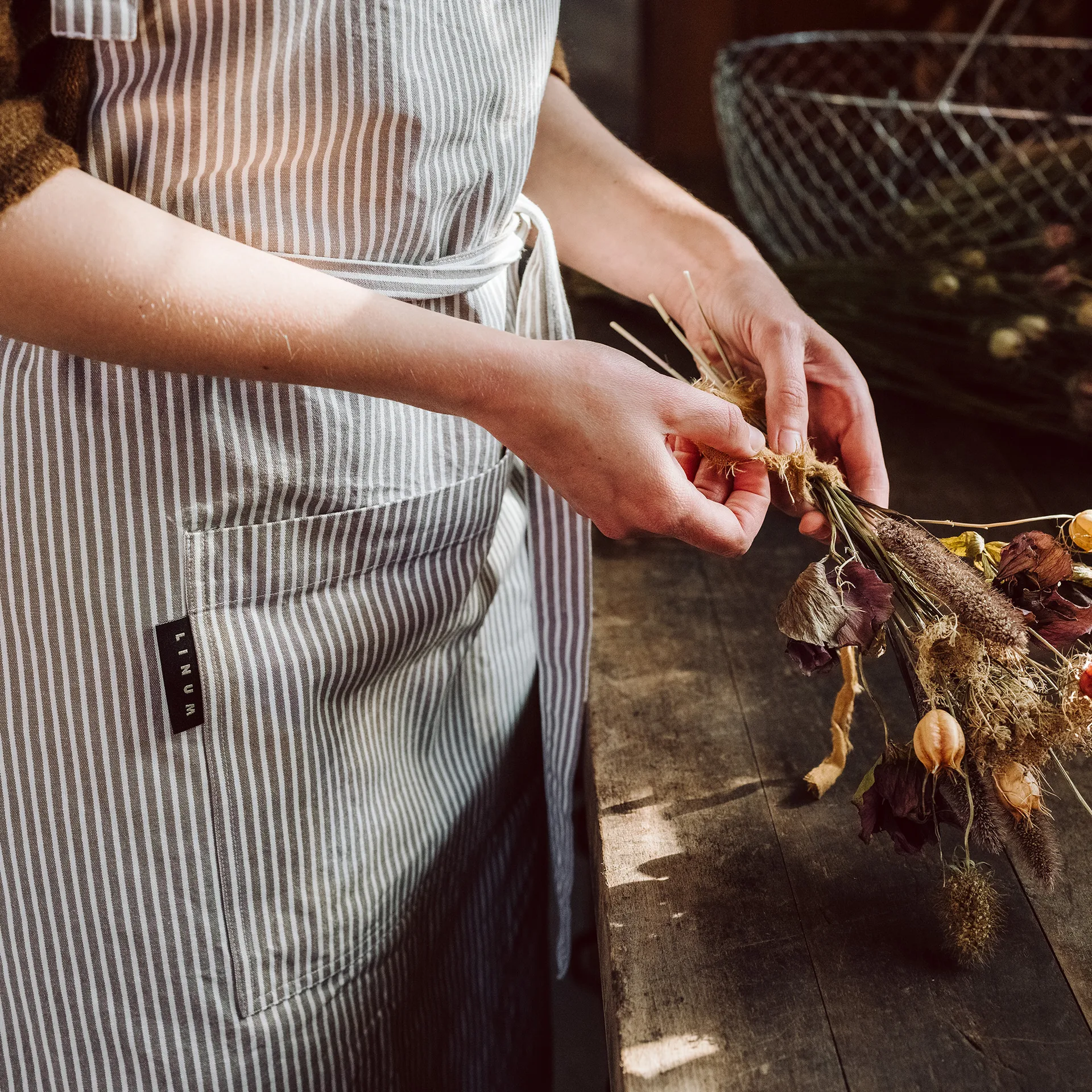 Emma エプロン, Mole brown Linum | リナム