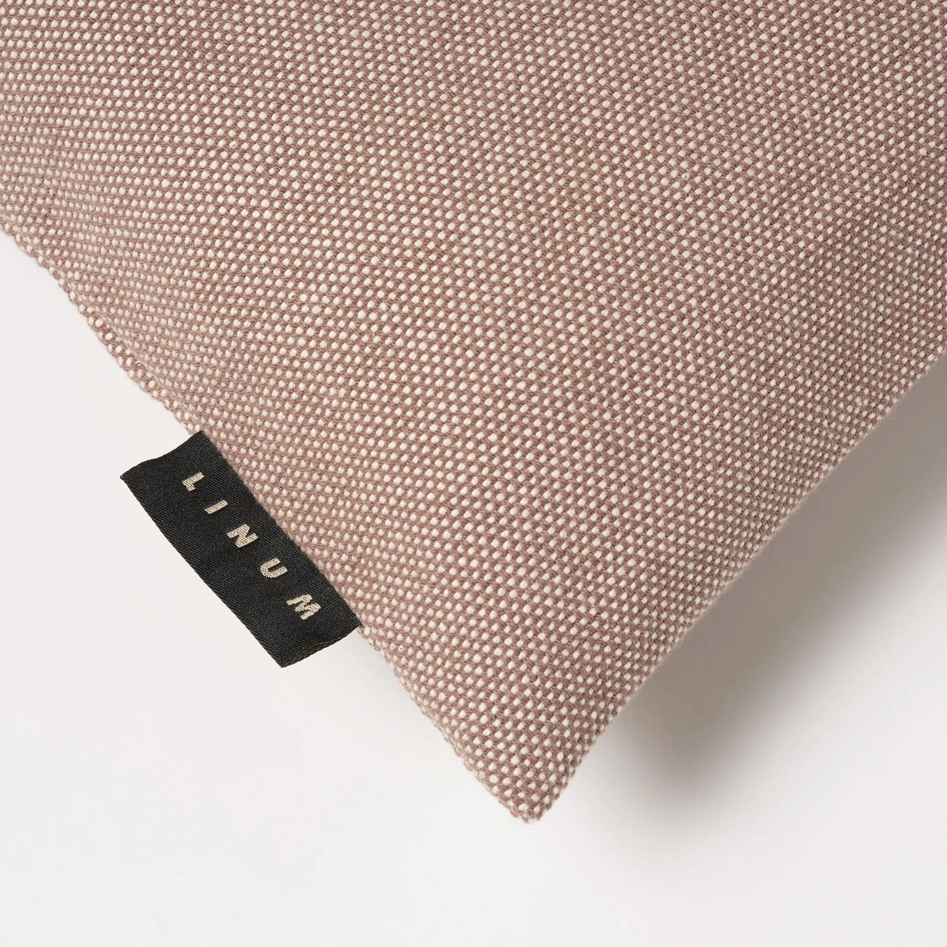 Pepper クッションカバー 50x50 cm, Dark mole brown Linum | リナム