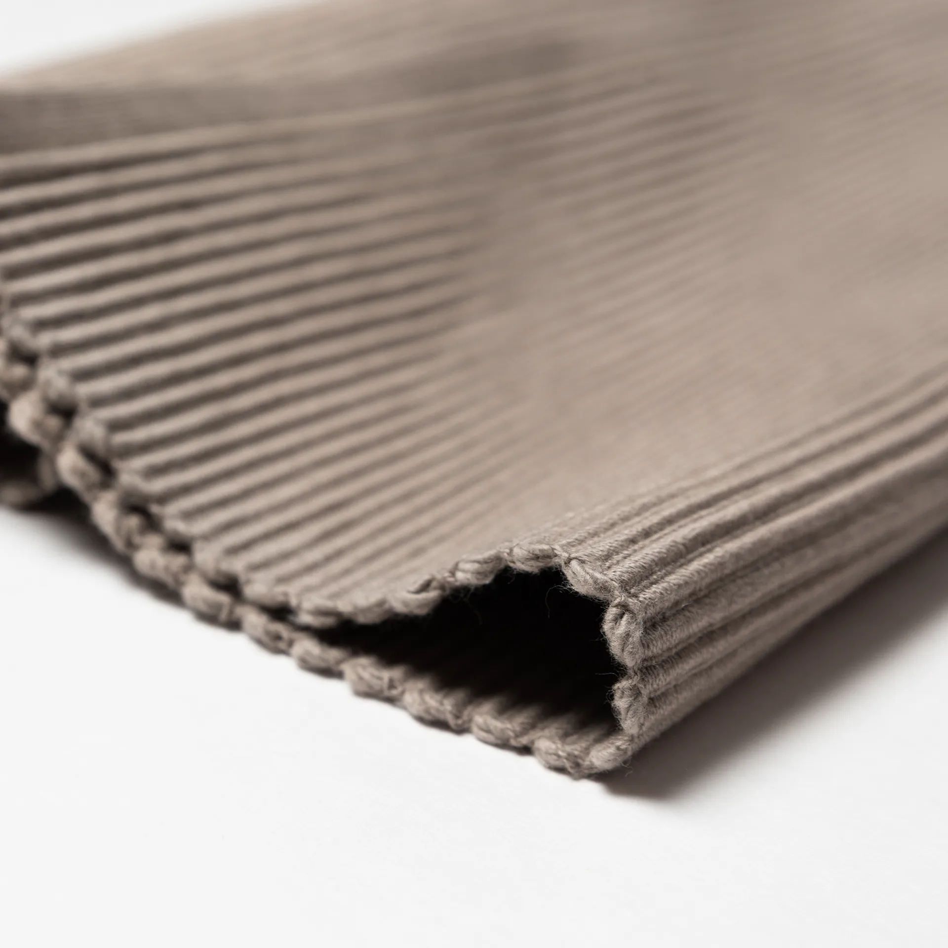 Uni テーブルランナー 45x150 cm, Mole brown Linum | リナム