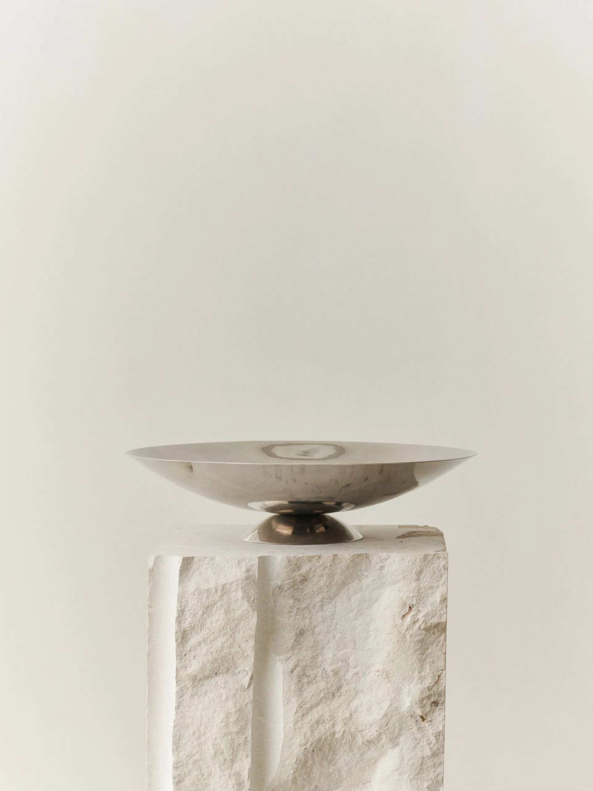 メタル グレープトレイ Ø36 cm, Stainless steel Louise Roe | ルイスローコペンハーゲン