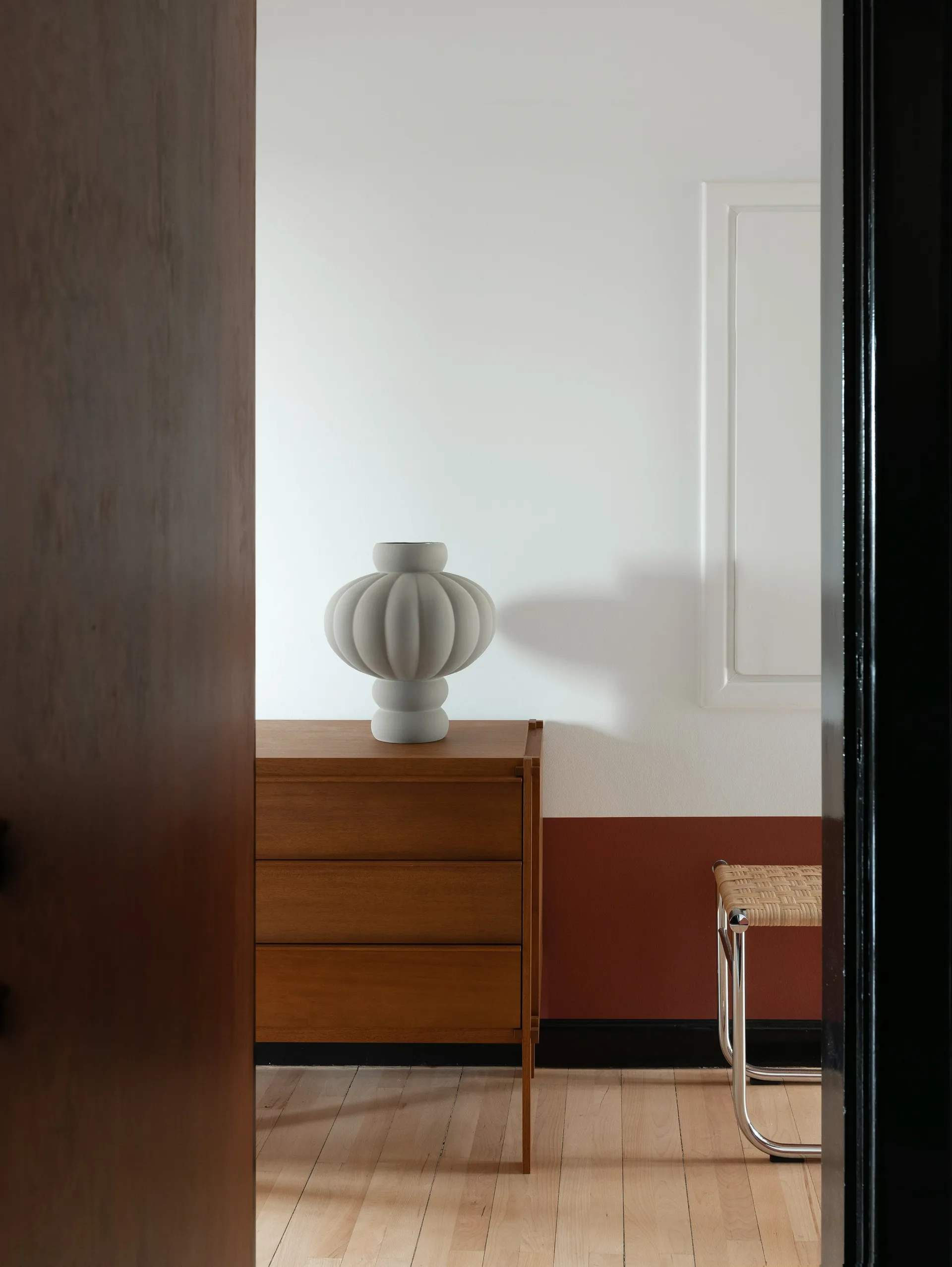 Balloon 花瓶 40 cm, Sanded Grey Louise Roe | ルイスローコペンハーゲン