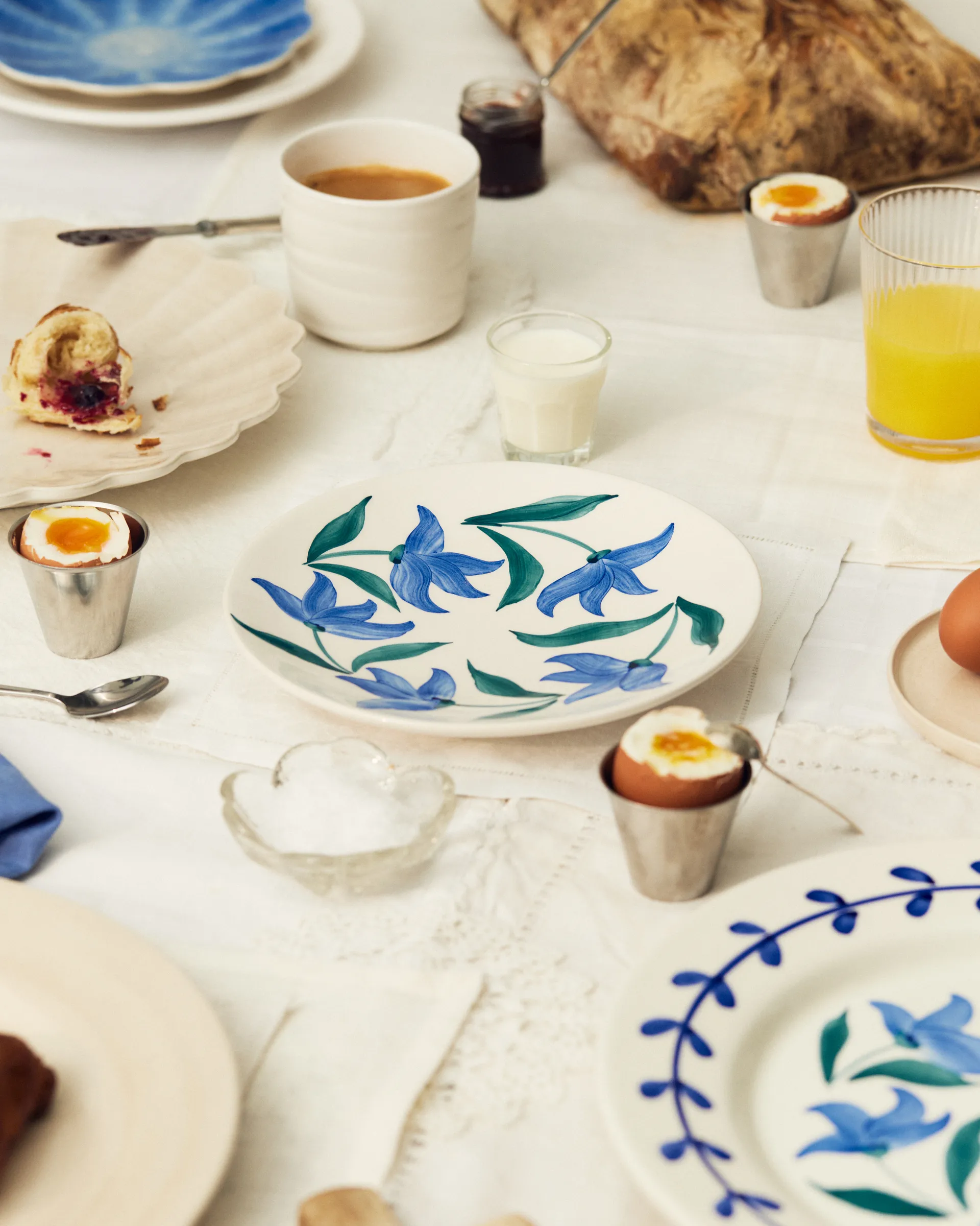 Flowers blossom プレート Ø20 cm, White Mateus | マテュース