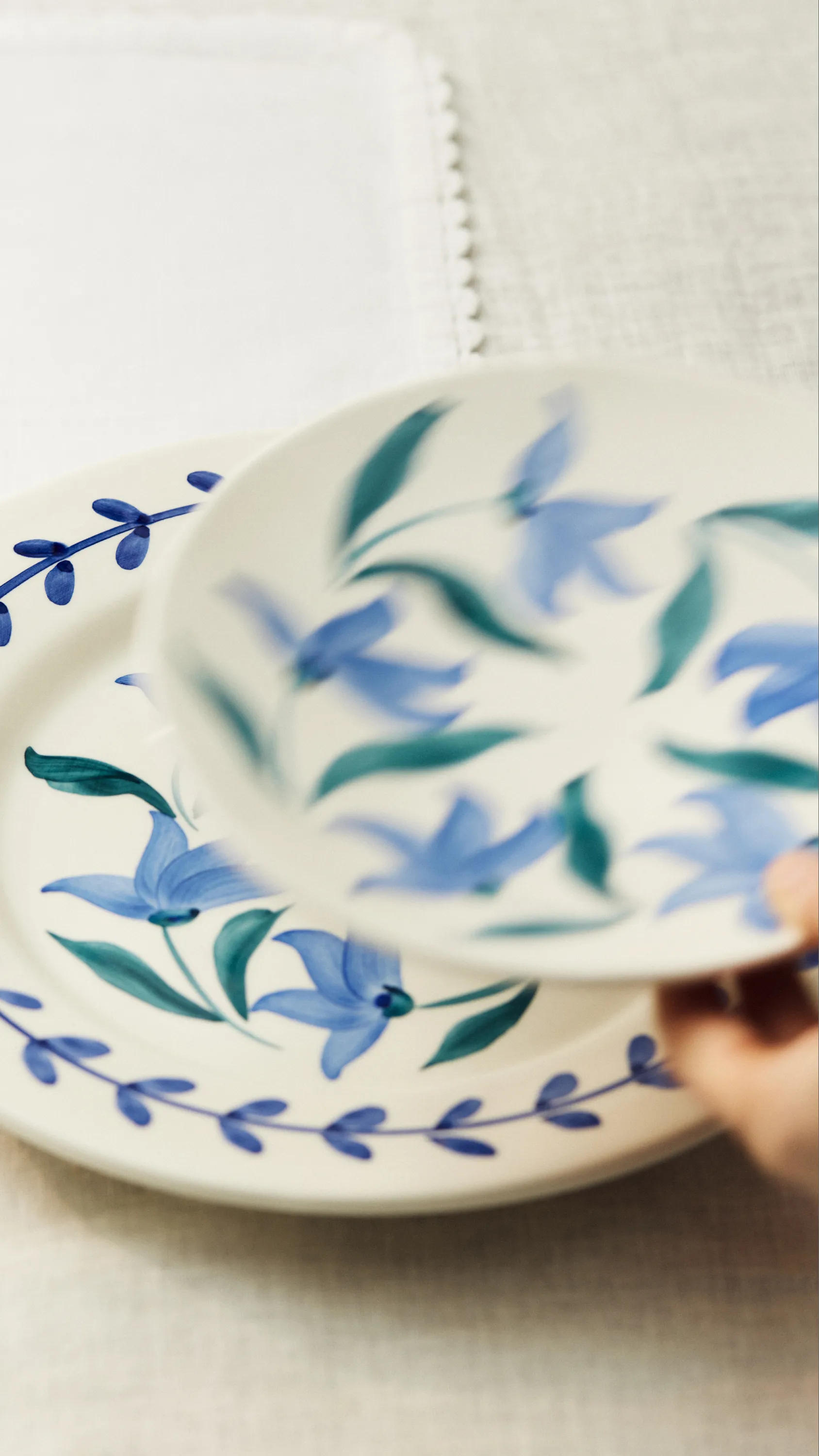 Flowers blossom プレート Ø20 cm, White Mateus | マテュース