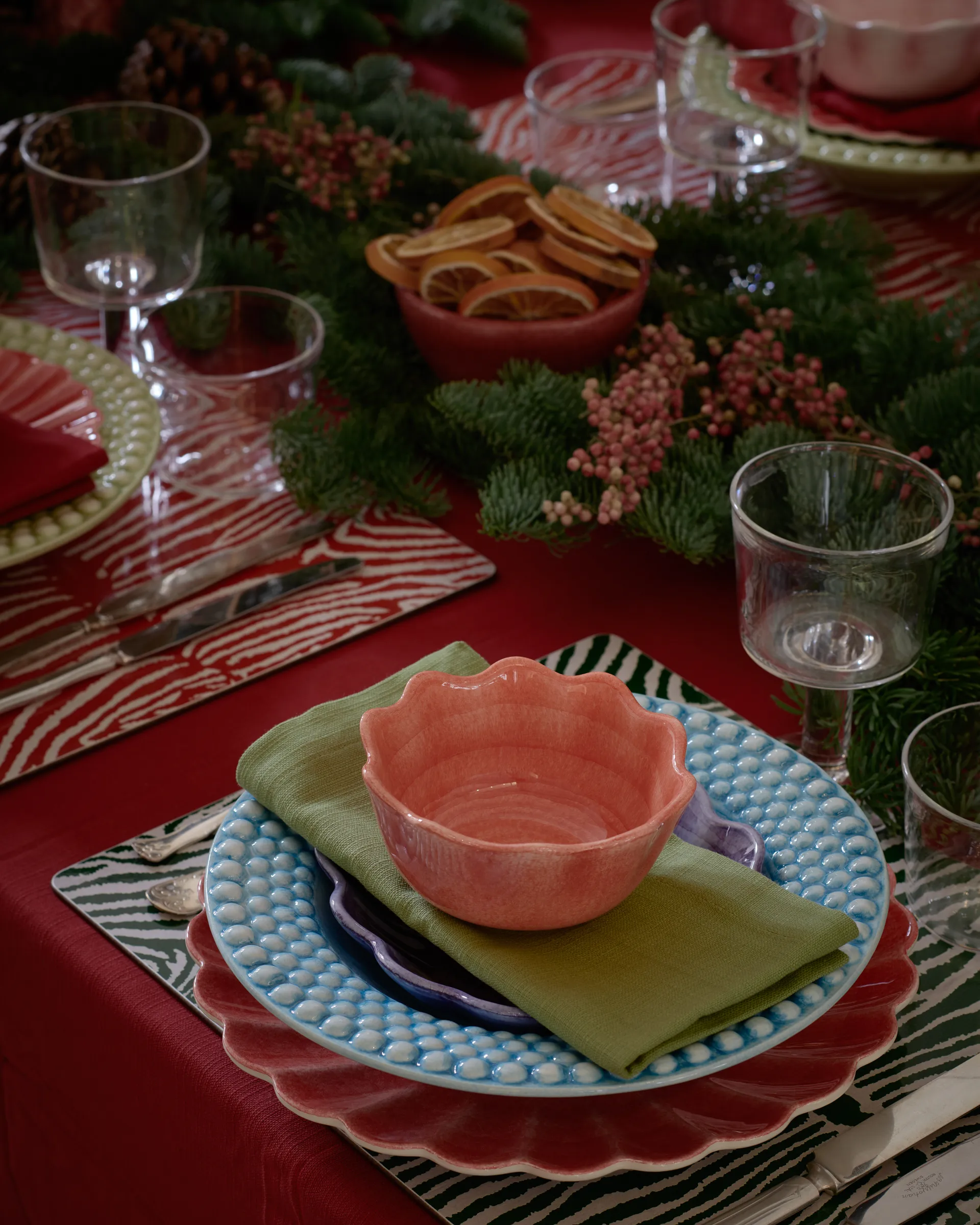 Oyster プレート 28 cm, Red Mateus | マテュース