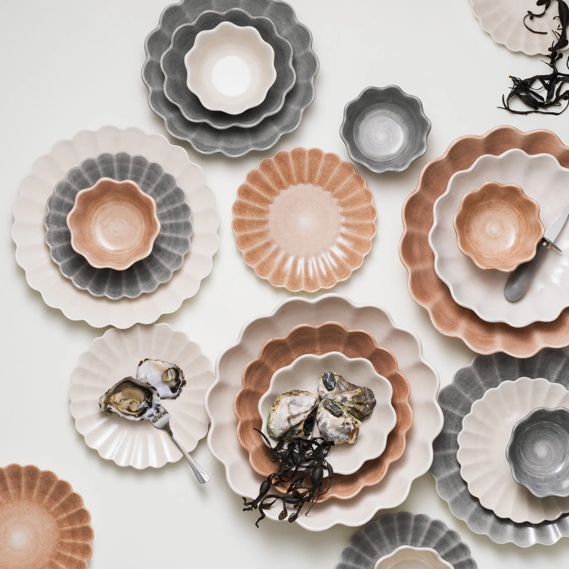 Oyster プレート 28 cm, sand Mateus | マテュース