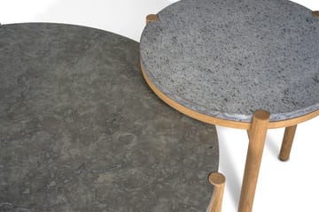 Dondoサイドテーブル white pigmented oak Ø45 cm - Honed limestone - Mavis