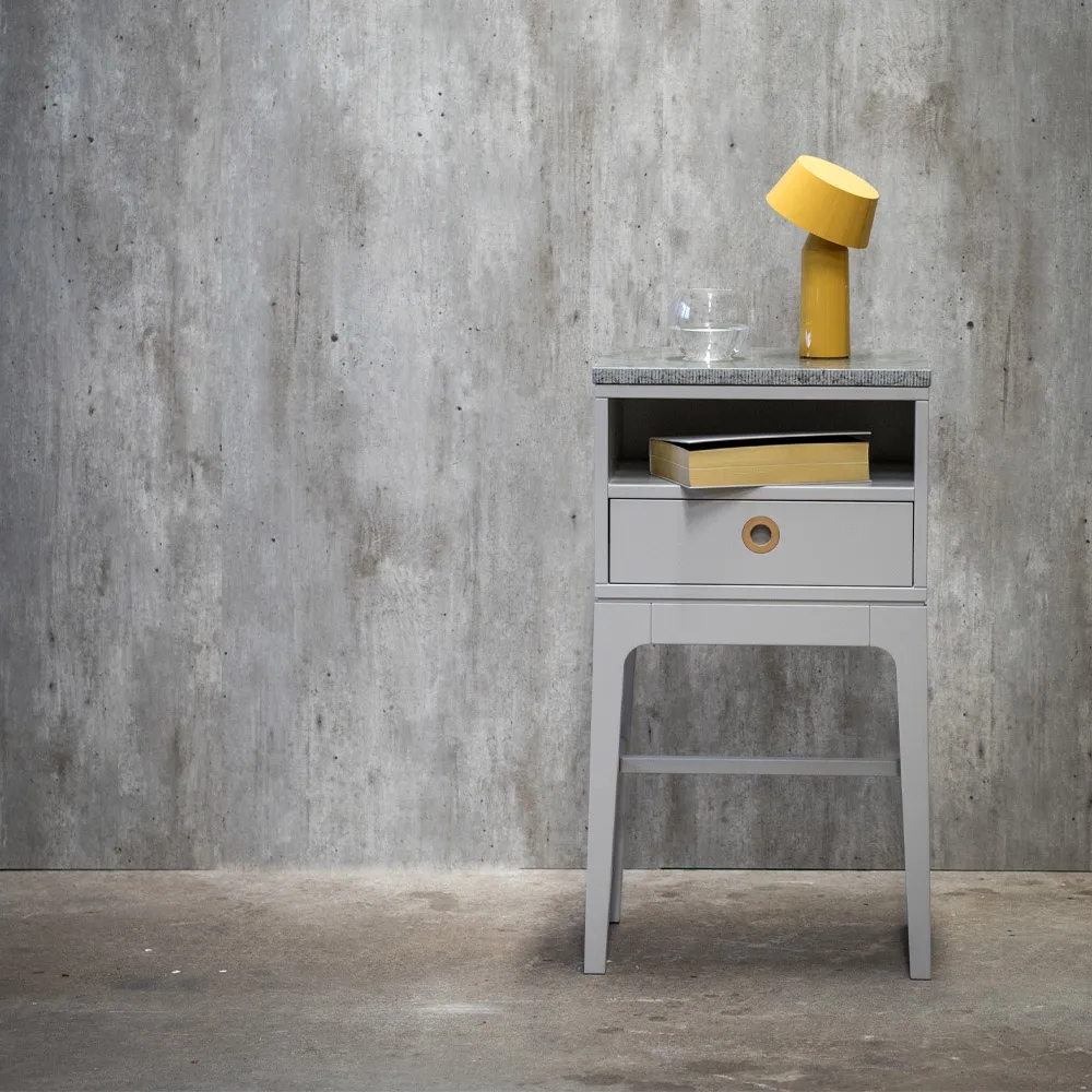 Höllviken ハイレッグ ベッドサイドテーブル, light gray Mavis