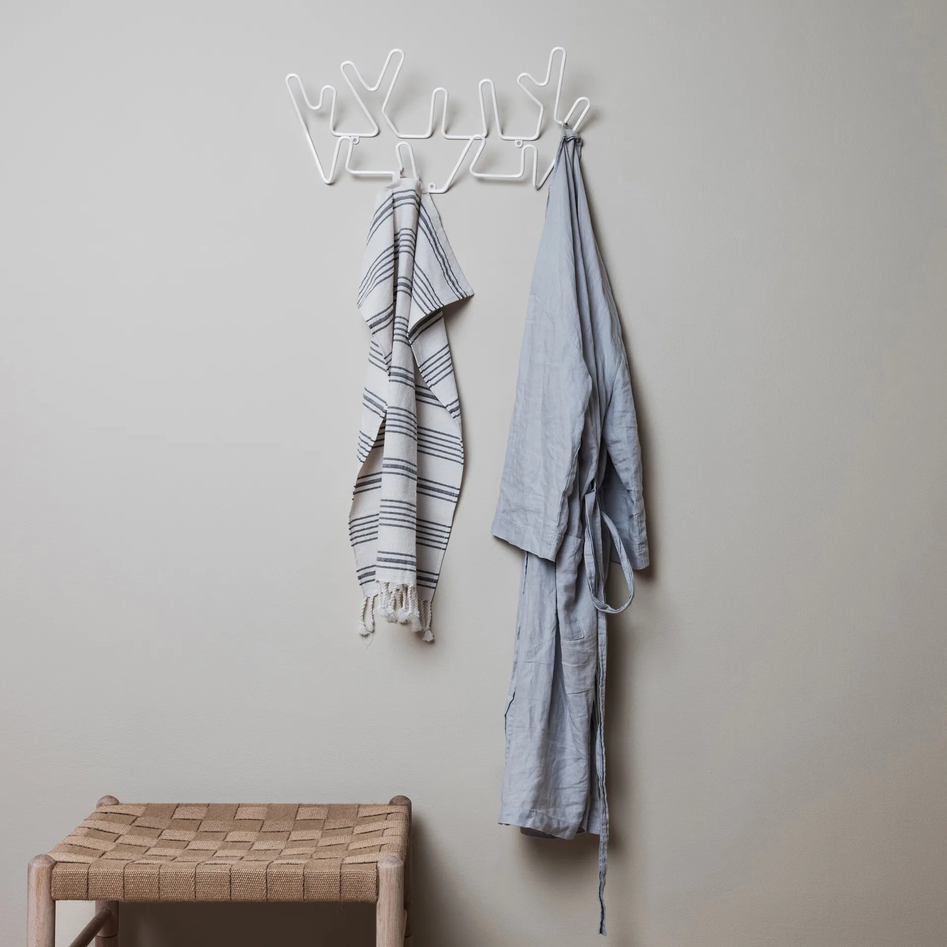 Crown ハンガー, white Maze | メイズ