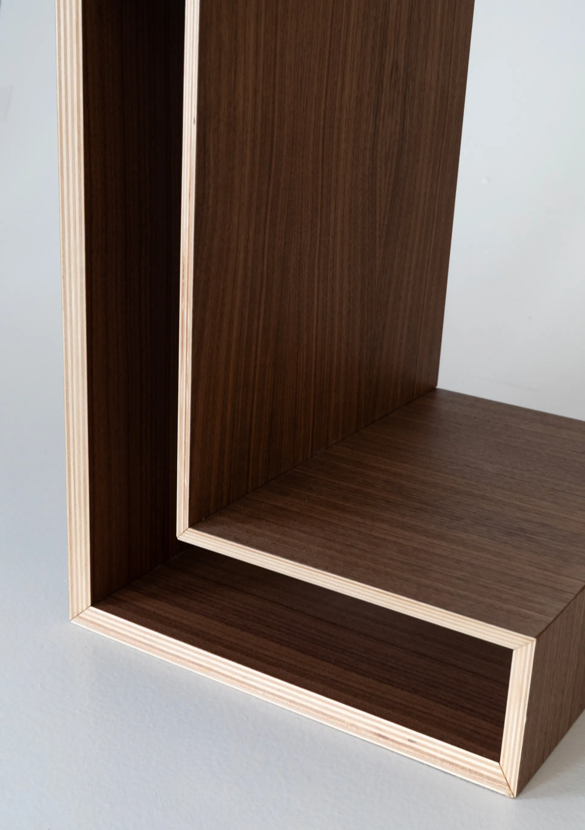 L-shelf ウォールシェルフ, Walnut, 30x38x29 cm Maze | メイズ