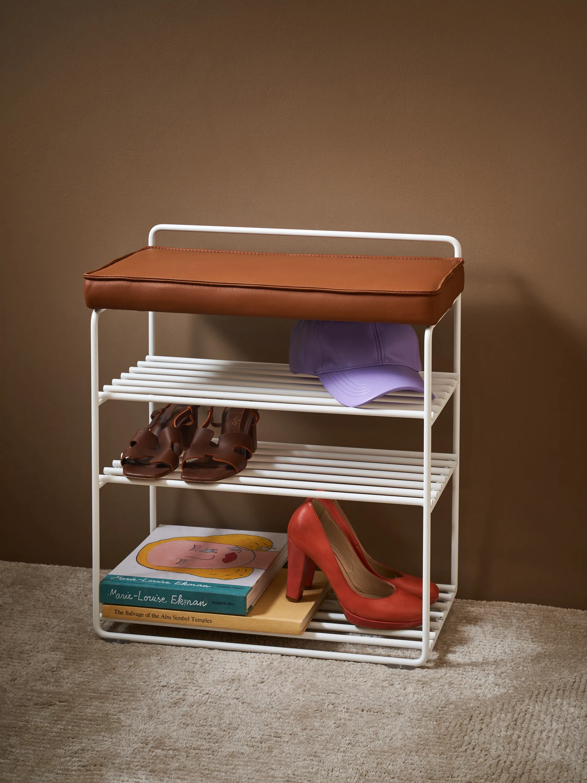 Lower East Seat シェルフ-スツール 50x28x58 cm, White-cognac leather Maze | メイズ