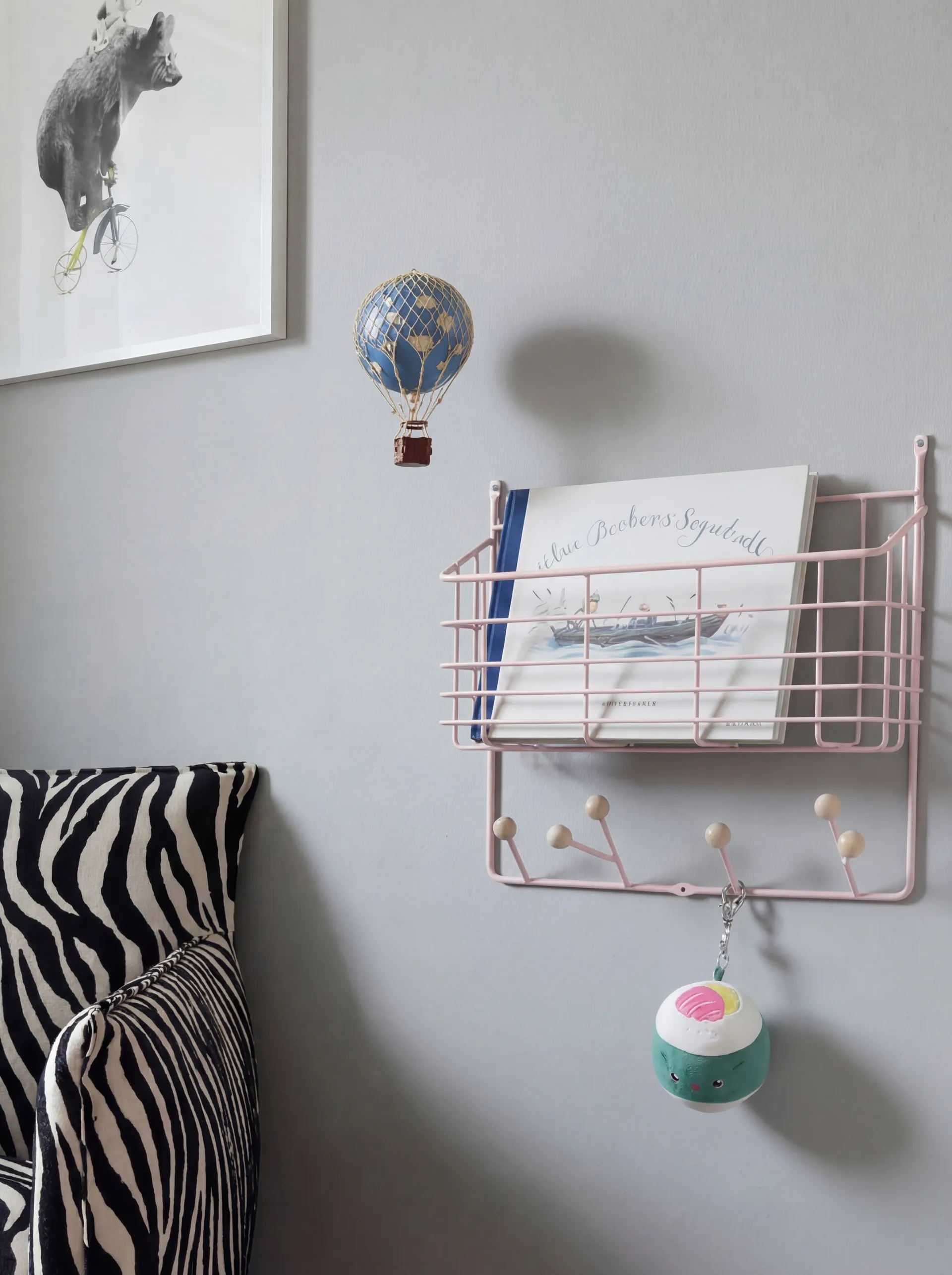 Middle Shelf Junior, Pale pink, 38.6x35.2x8.6 cm Maze | メイズ