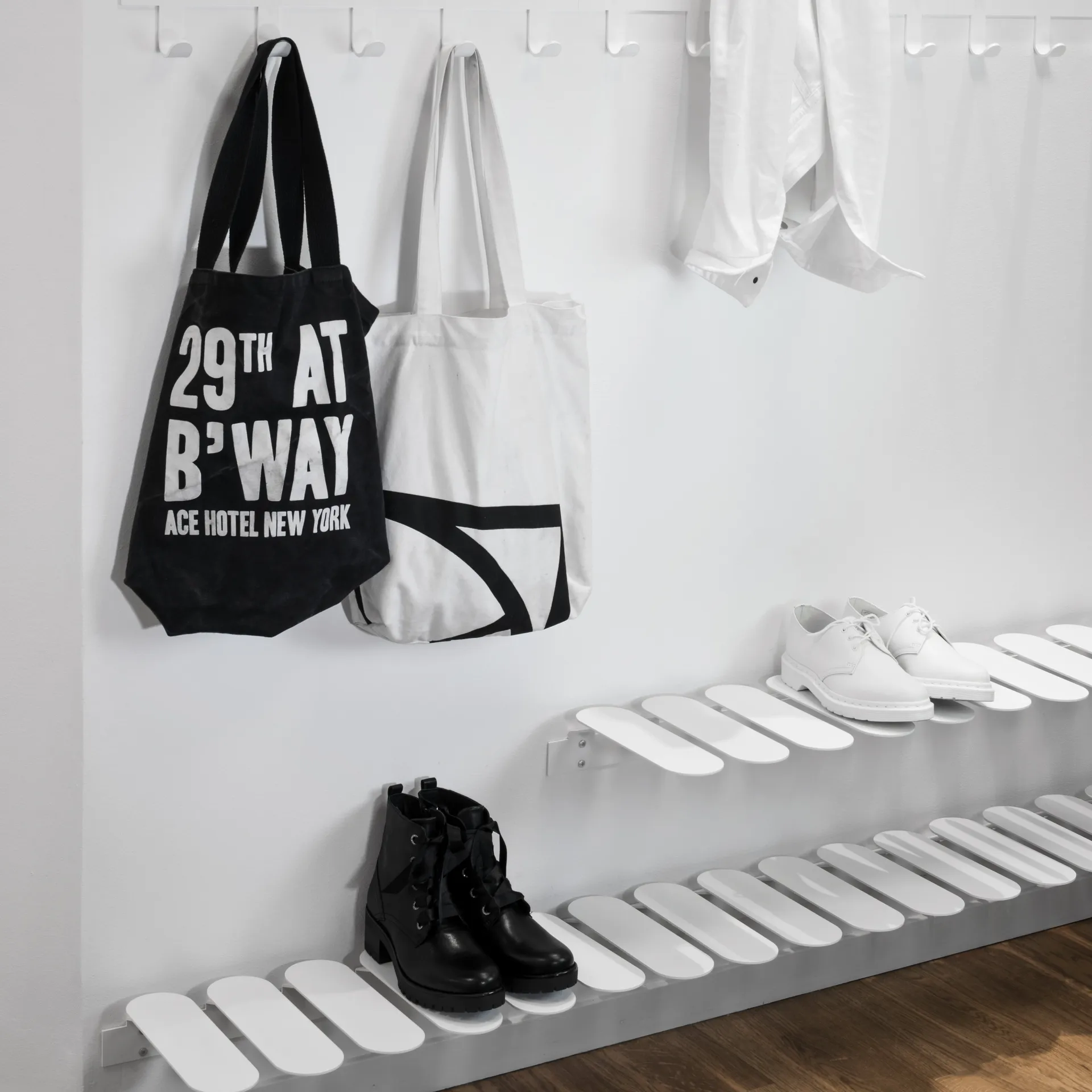 Step 靴棚, white Maze | メイズ