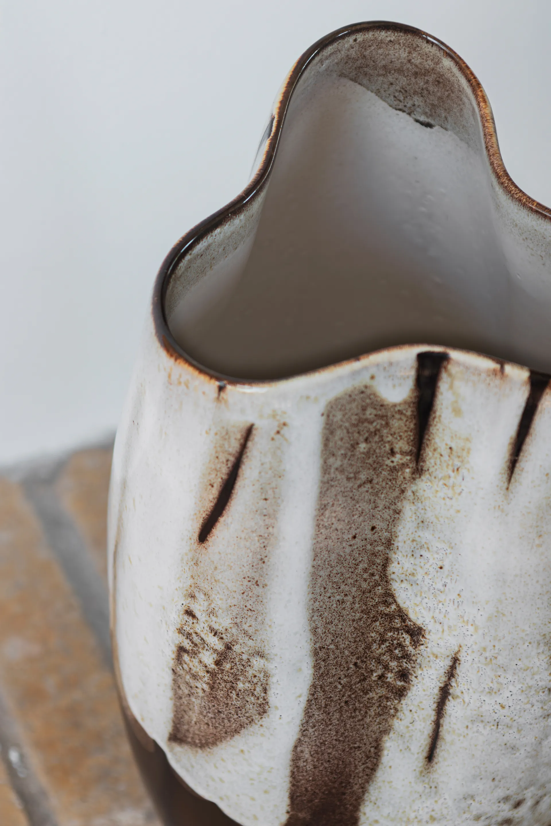 By Hand 花瓶 L 38.5 cm, Off-white Mette Ditmer | メッテ ディトマー