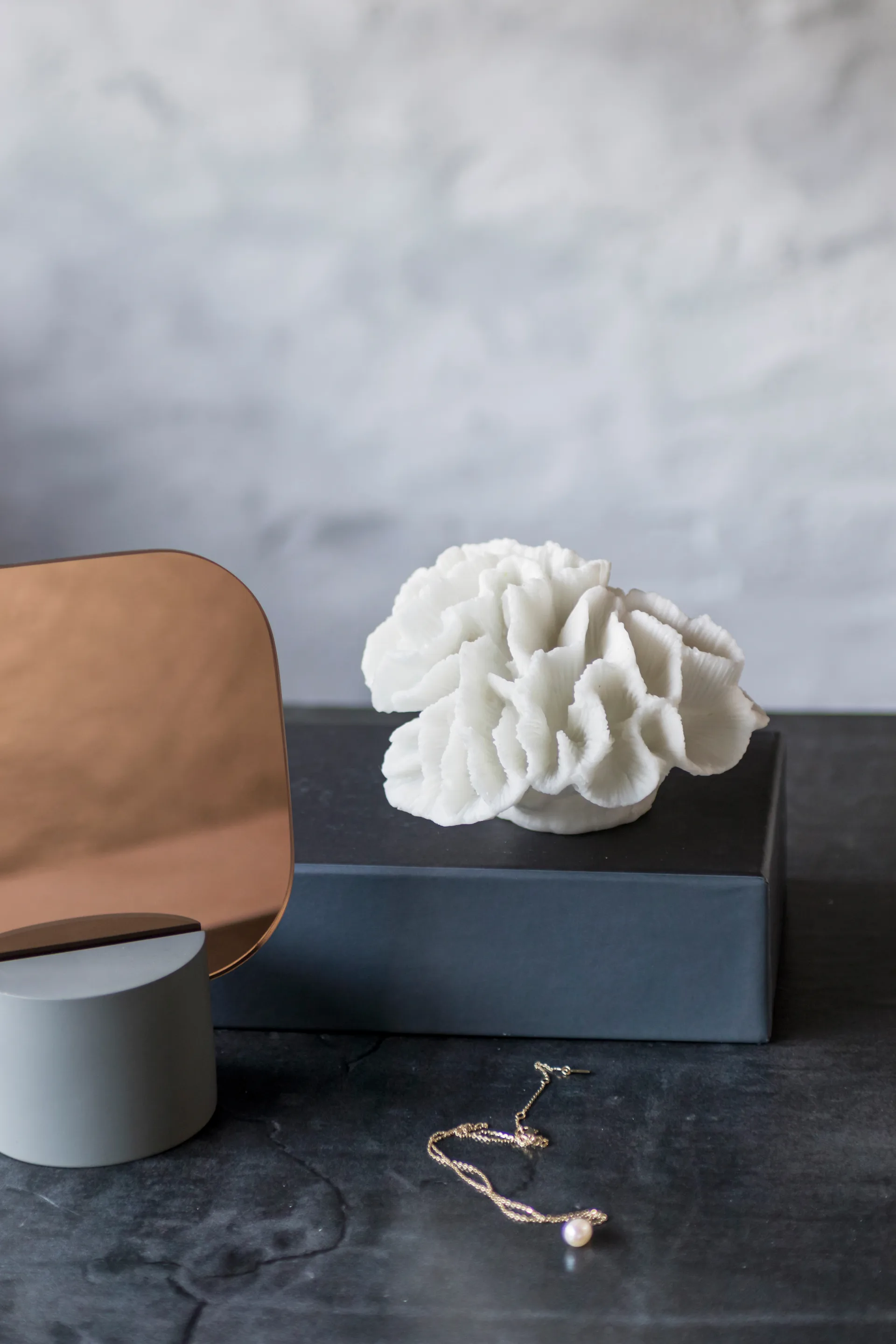 Coral gills, White Mette Ditmer | メッテ ディトマー