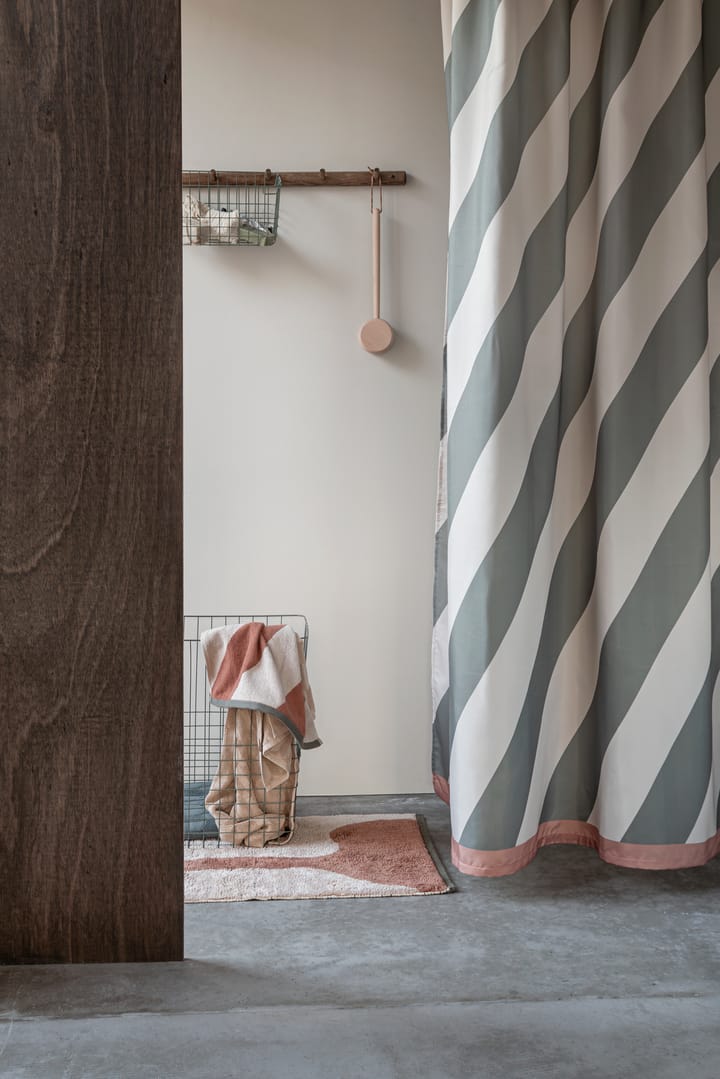 Diagonal シャワーカーテン 150x200 cm, Dark olive Mette Ditmer | メッテ ディトマー