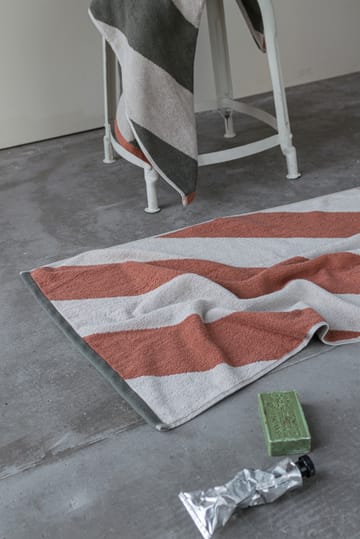 Diagonal バスマット 50x80 cm - Brick - Mette Ditmer | メッテ ディトマー