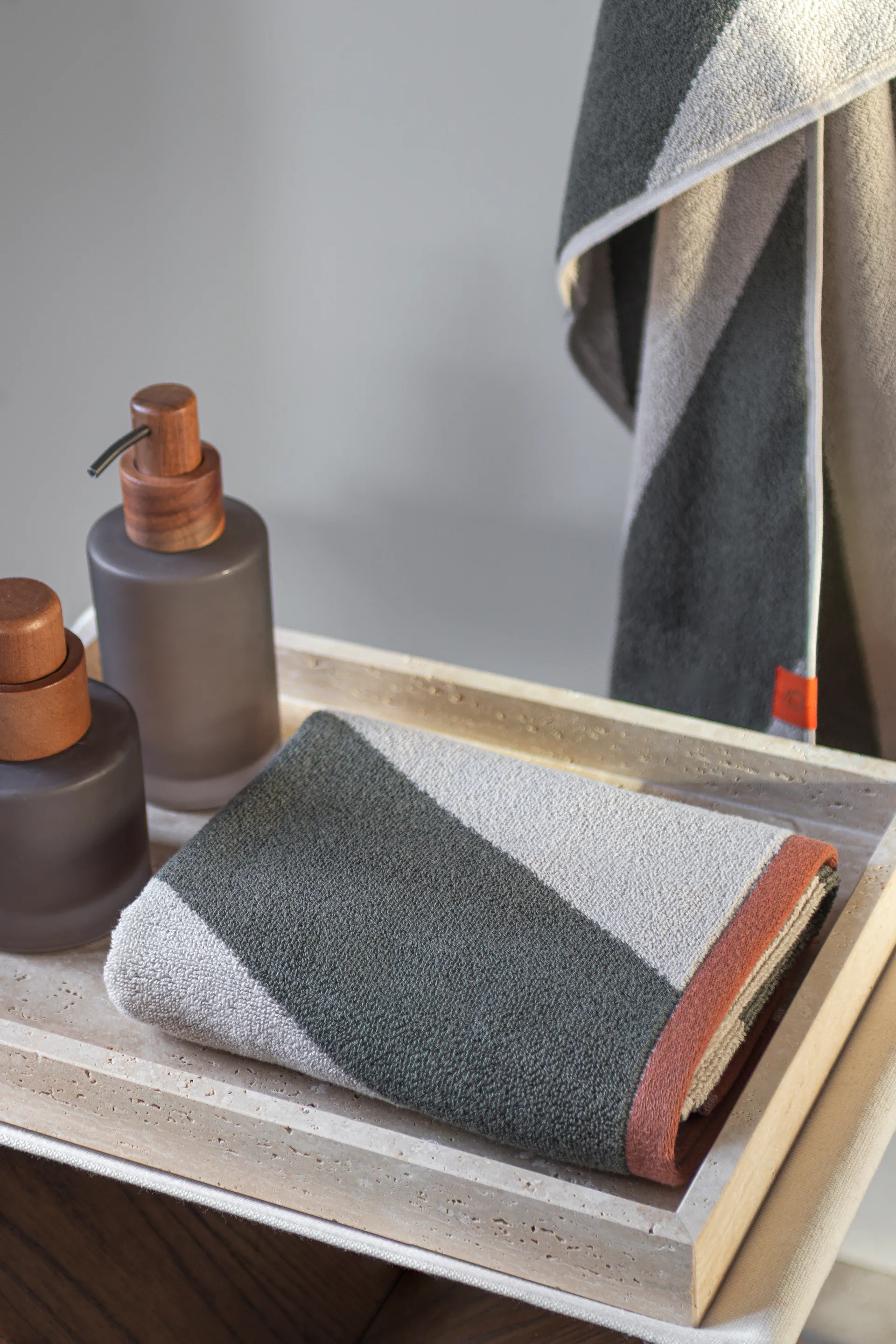 Diagonal タオル, Dark olive, 50x90 cm Mette Ditmer | メッテ ディトマー