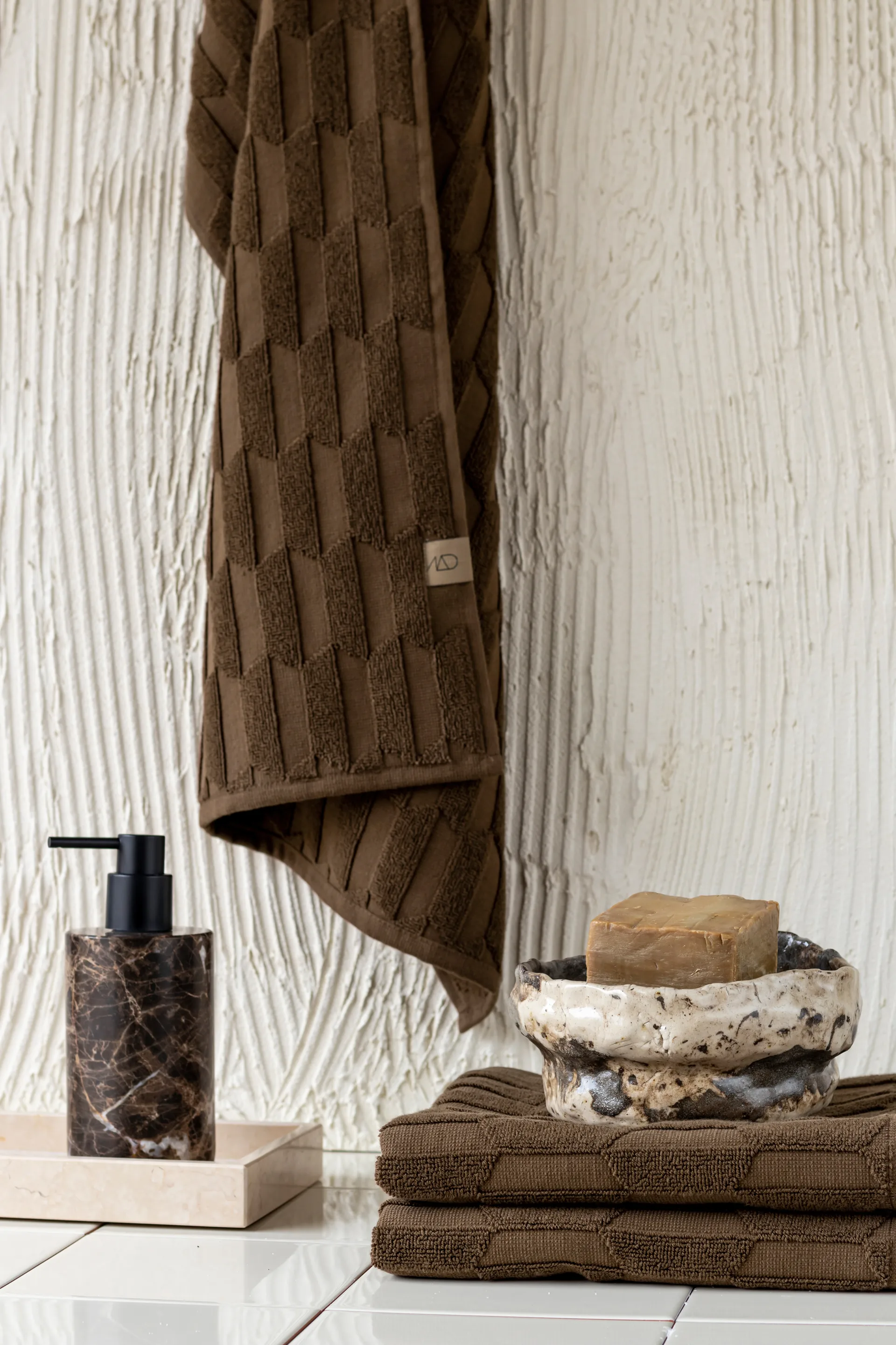 Geo タオル 50x95 cm, Chocolate Mette Ditmer | メッテ ディトマー