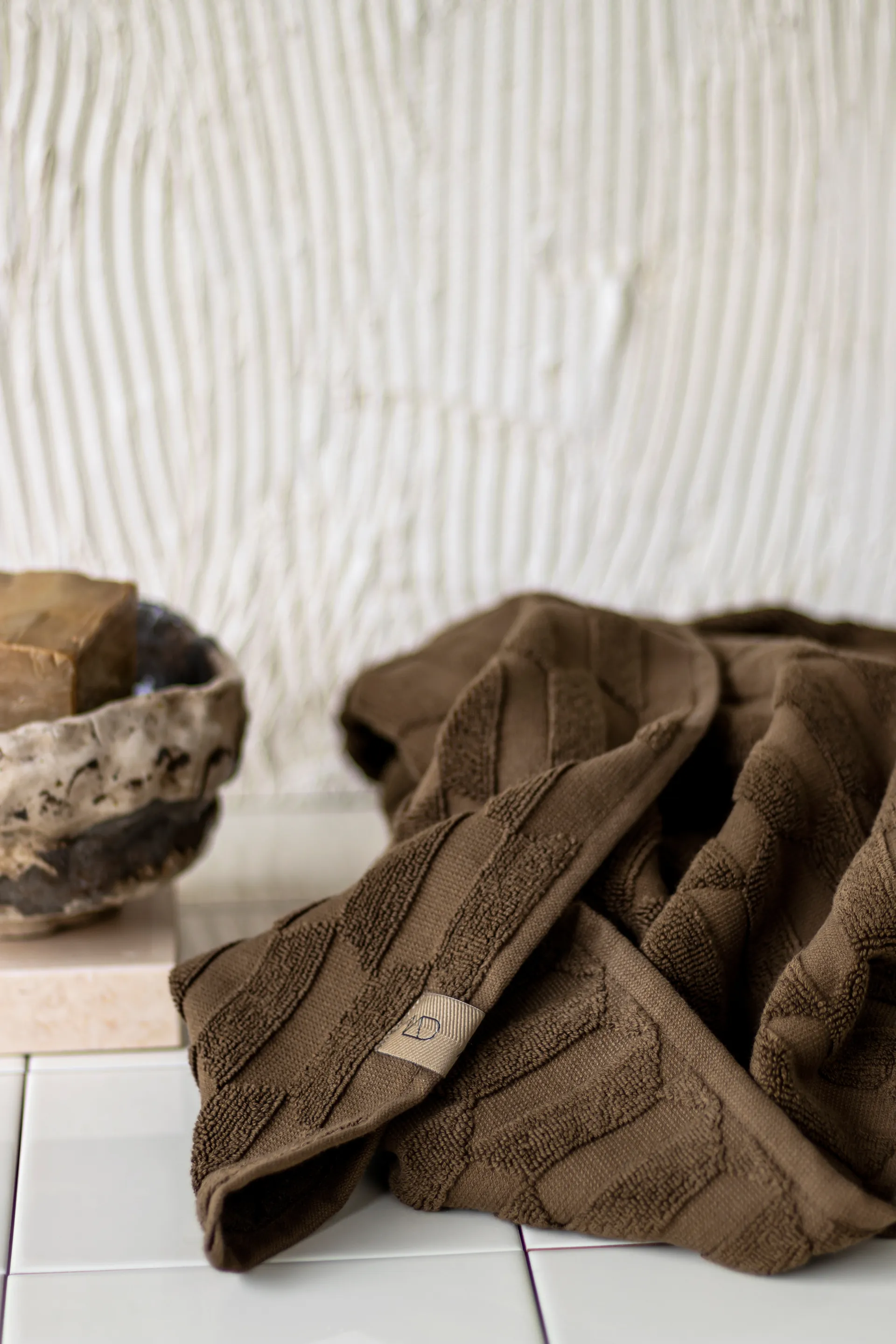 Geo タオル 50x95 cm, Chocolate Mette Ditmer | メッテ ディトマー