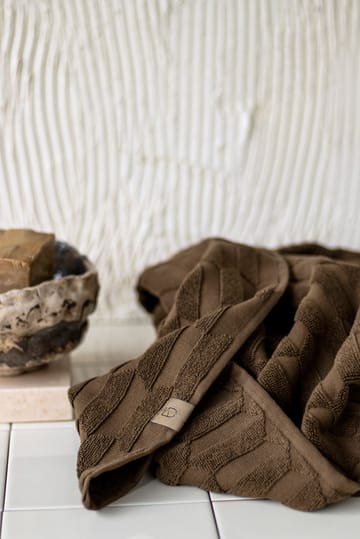 Geo タオル 50x95 cm - Chocolate - Mette Ditmer | メッテ ディトマー