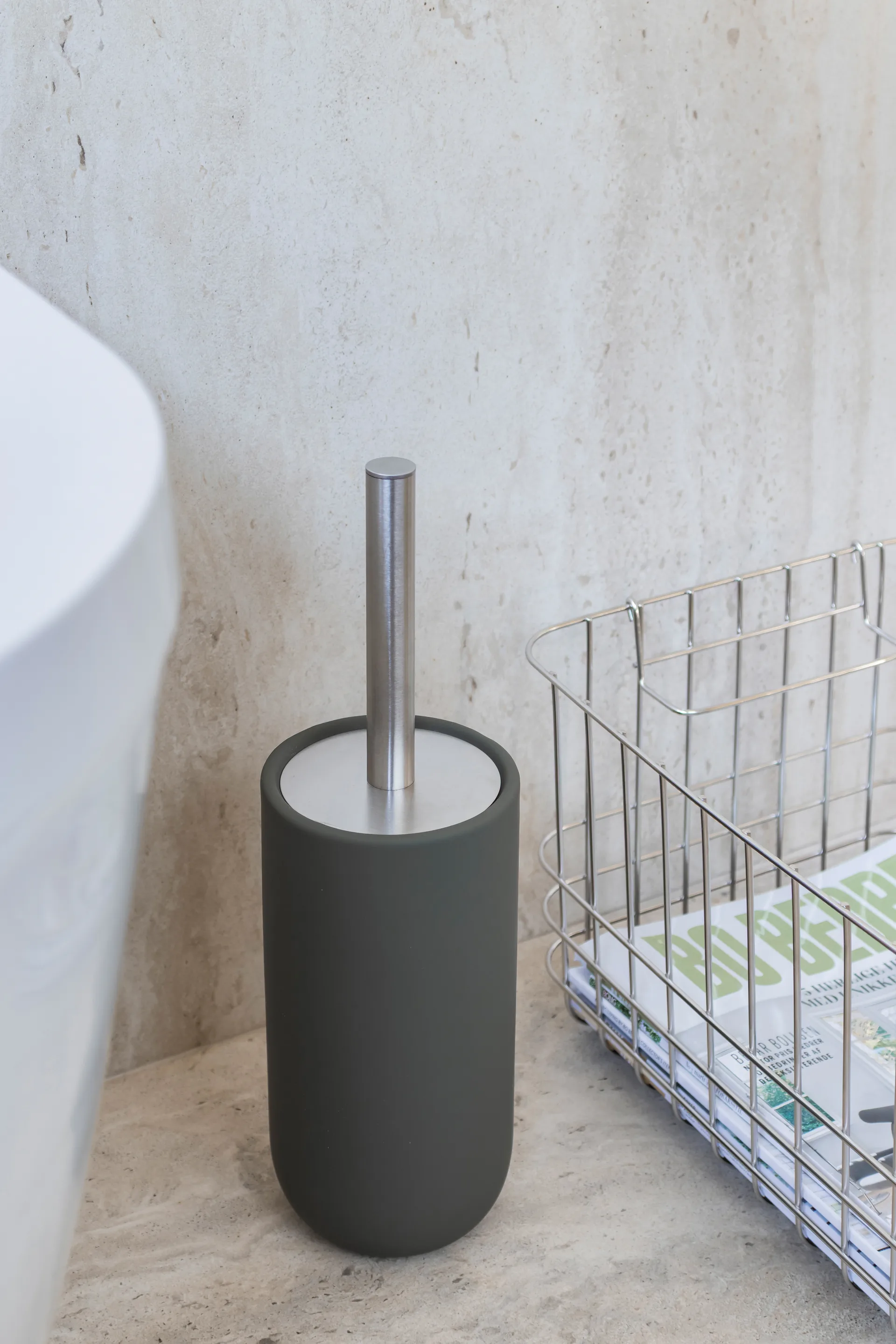 Lotus Play トイレブラシ（トイレブラシヘッド2個付き）, Dark olive Mette Ditmer | メッテ ディトマー