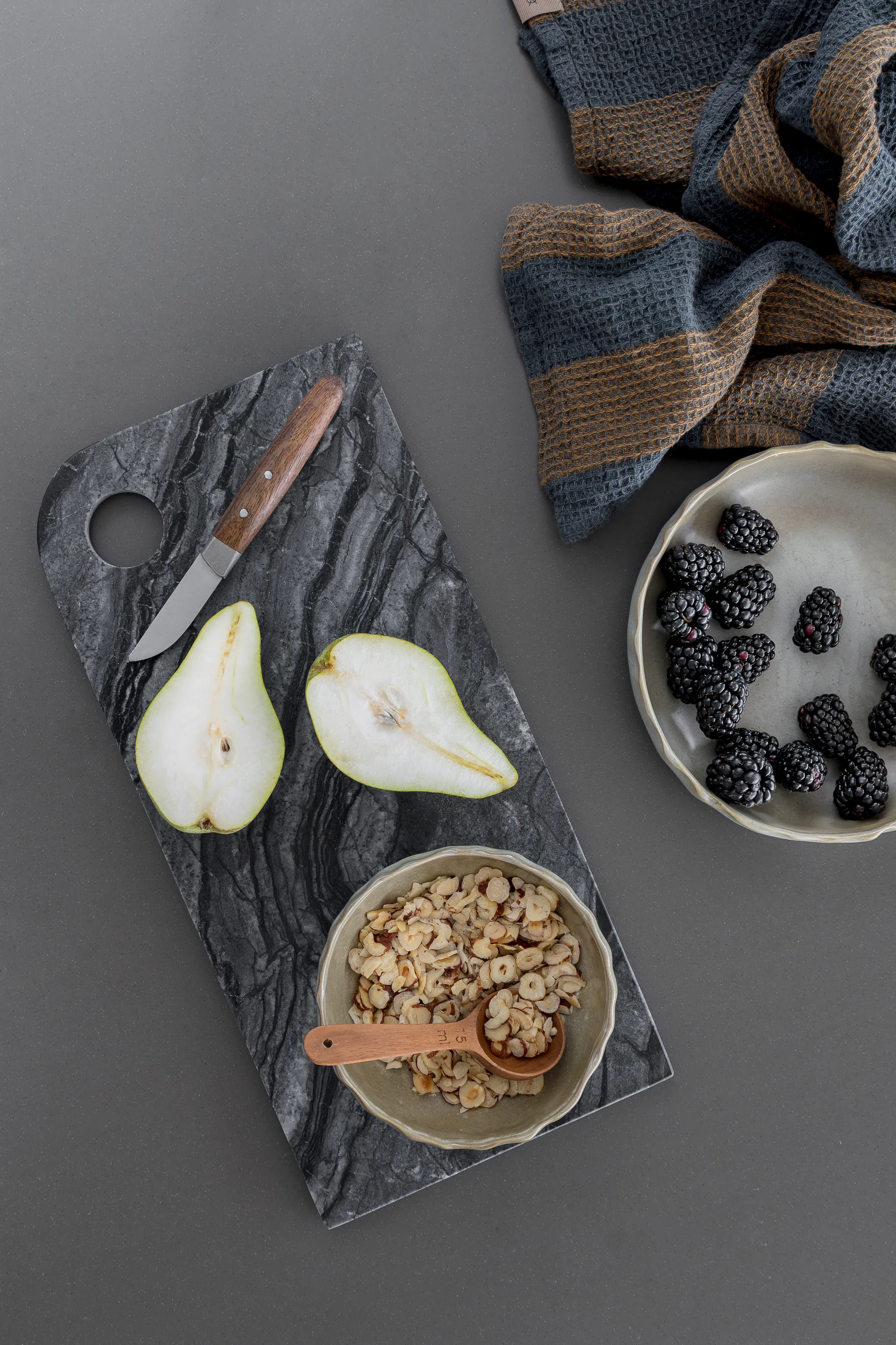 Marble サービングトレイ medium 20x30 cm, Brown Mette Ditmer | メッテ ディトマー