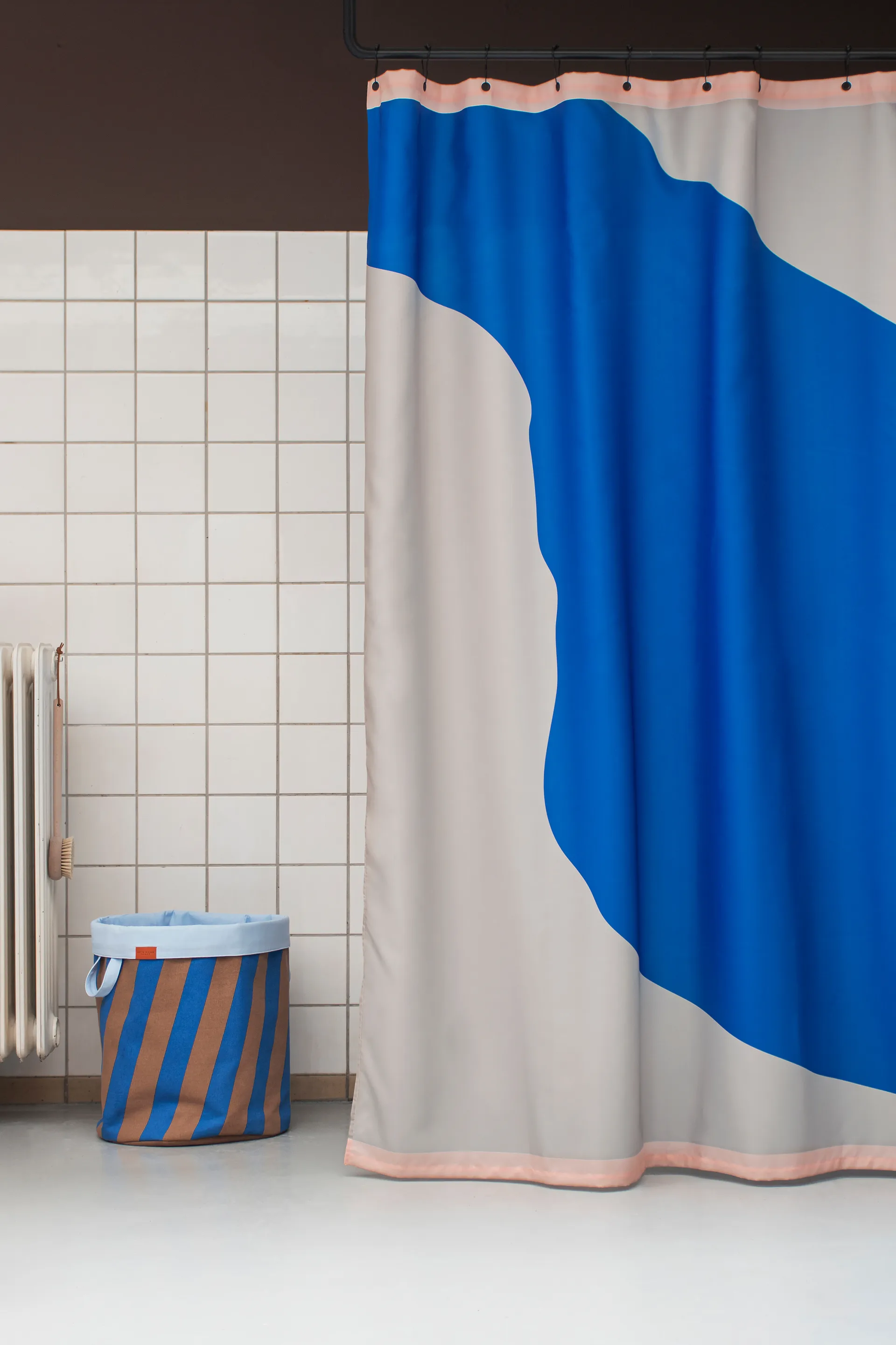Nova Arte シャワーカーテン 150x200 cm, Light Grey-cobalt Mette Ditmer | メッテ ディトマー