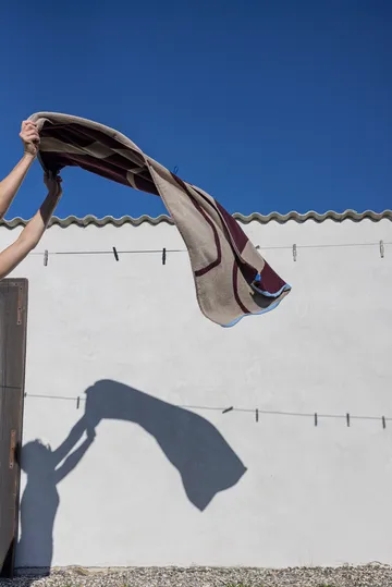 Nova Arte バスタオル 70x133 cm - Wine-sand - Mette Ditmer | メッテ ディトマー