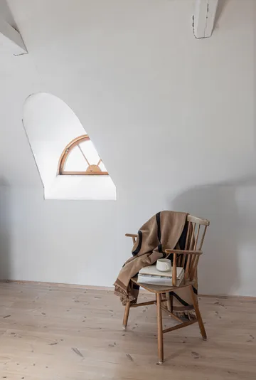 Shadow スローブランケット - Latte-black, 130x175 cm - Mette Ditmer | メッテ ディトマー