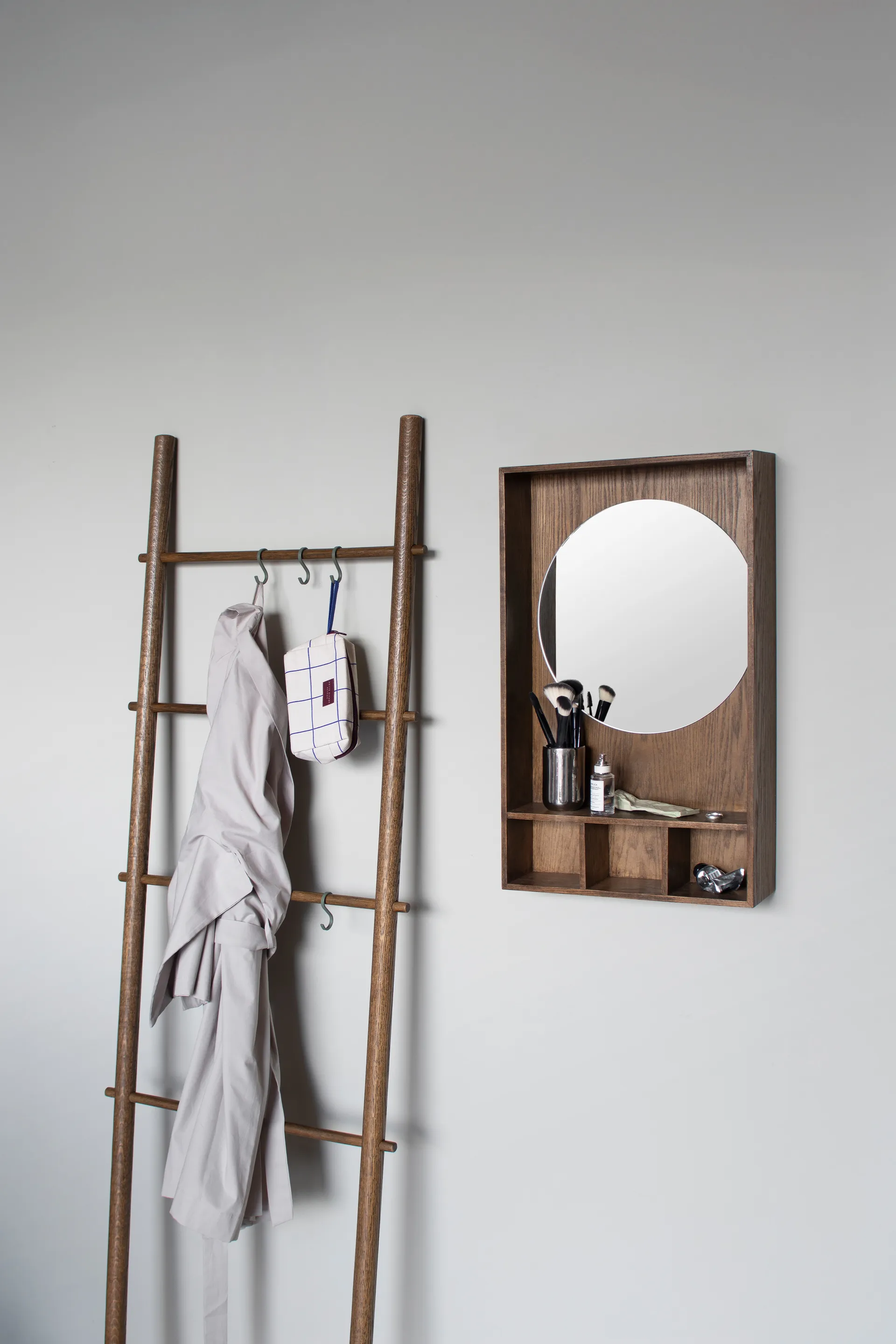 Show-me シェルフ付きミラー S, Dark oiled Mette Ditmer | メッテ ディトマー