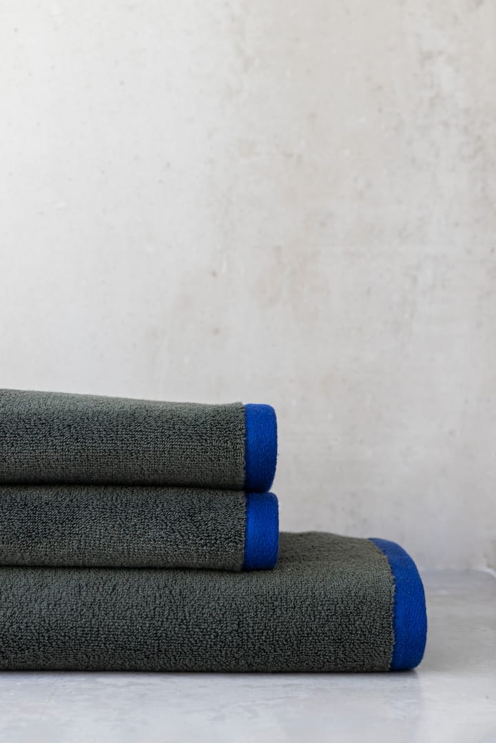 Soft バスタオル 70x133 cm, Dark olive-light blue Mette Ditmer | メッテ ディトマー