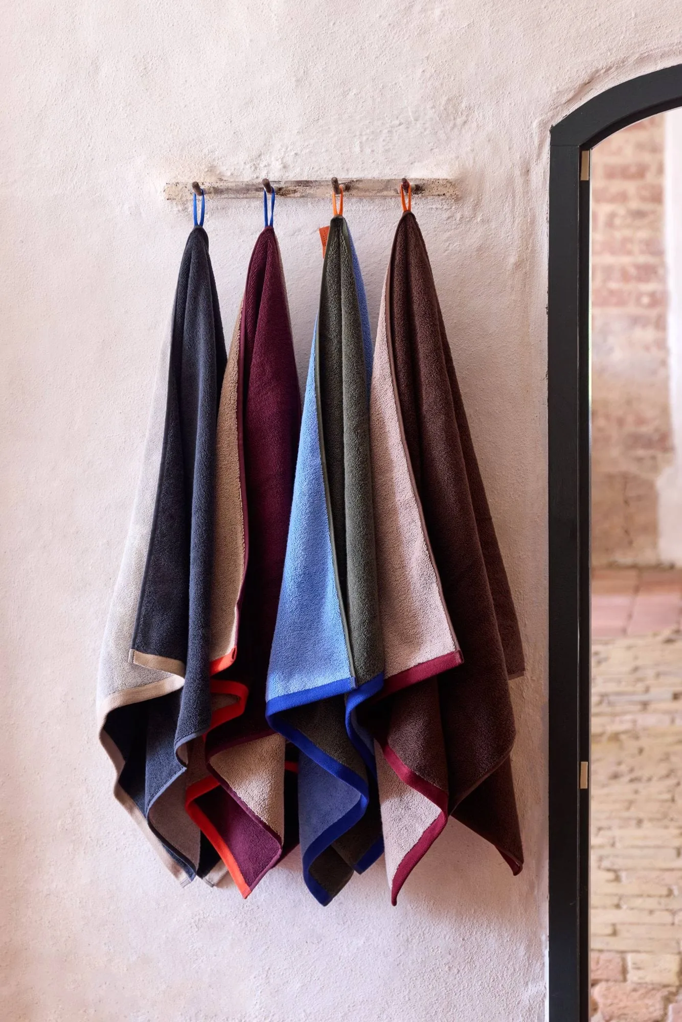 Soft バスタオル 70x133 cm, Grey-red, 70x133 cm Mette Ditmer | メッテ ディトマー