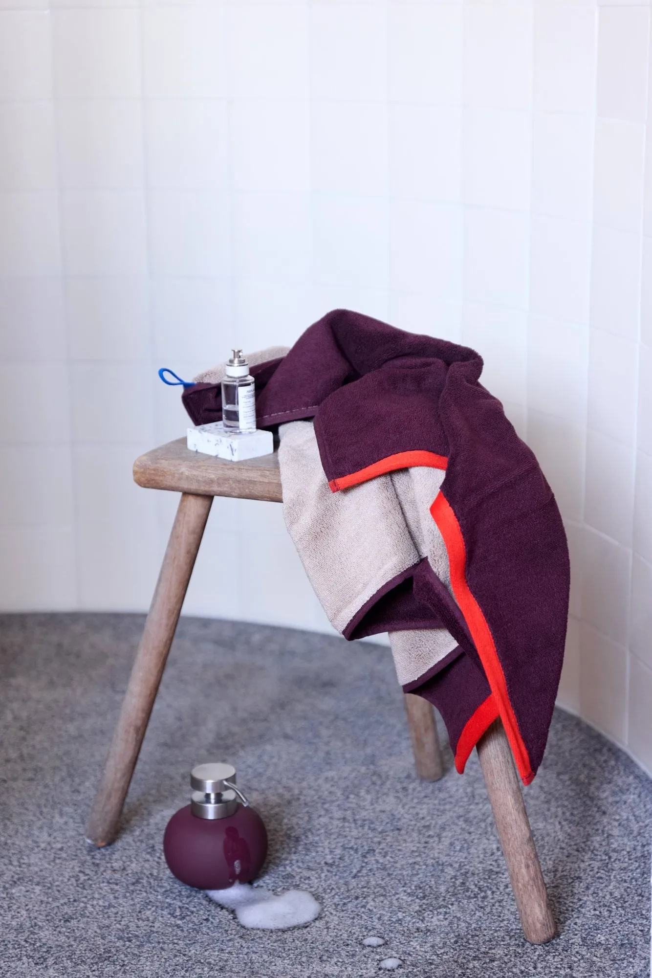 Soft バスタオル 70x133 cm, Grey-red, 70x133 cm Mette Ditmer | メッテ ディトマー