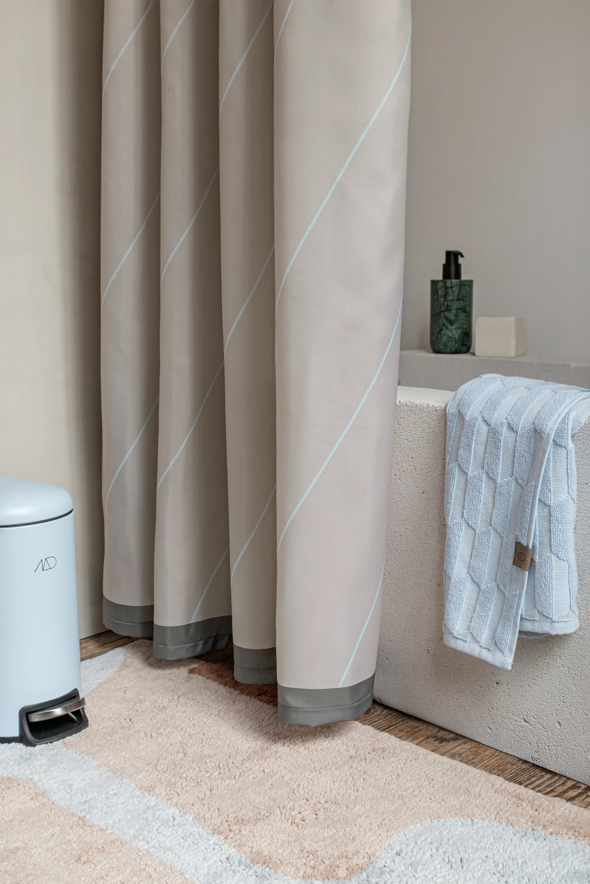 Subtle シャワーカーテン 150x200 cm, Mint Mette Ditmer | メッテ ディトマー