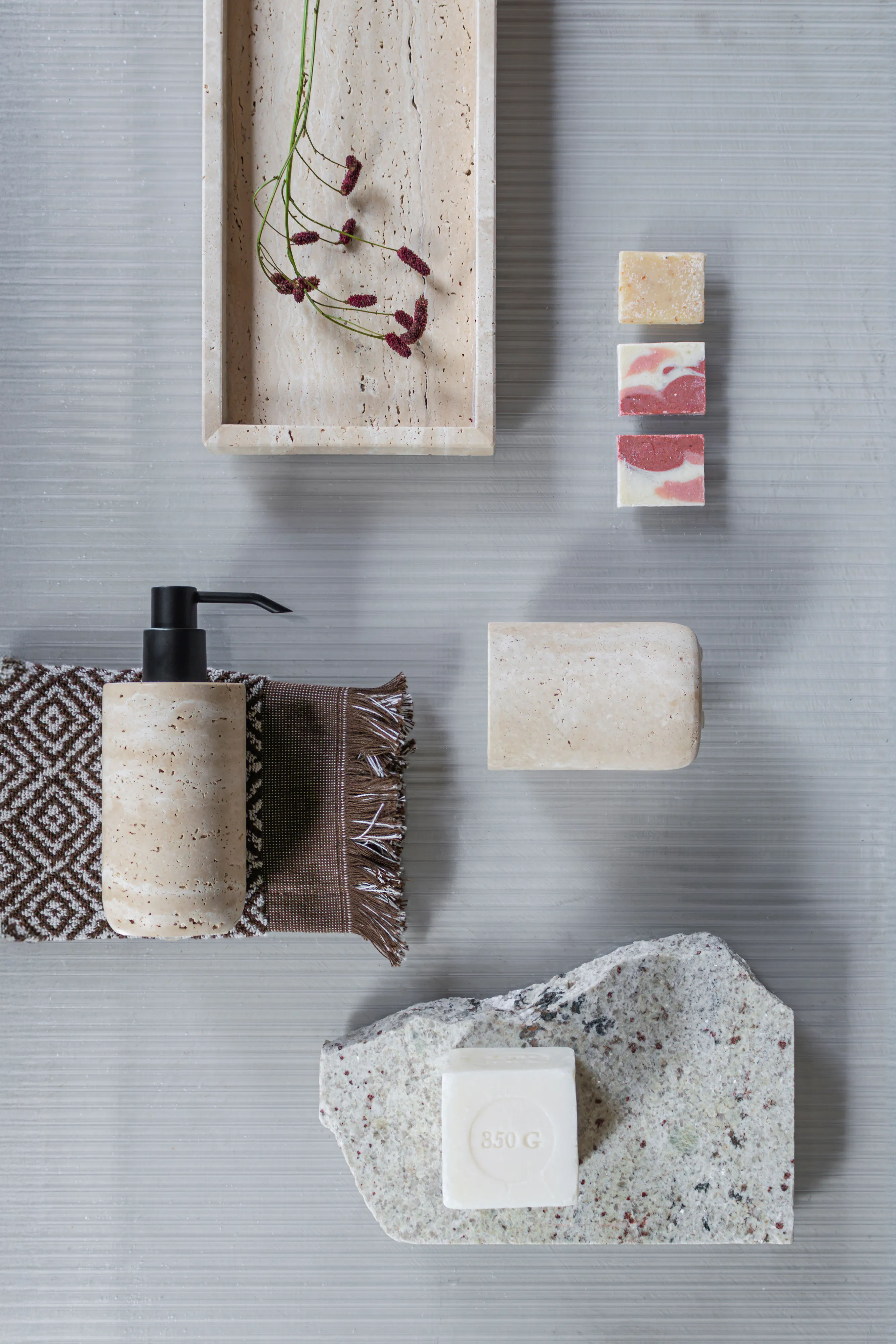 Mette Ditmer | メッテ ディトマー からのTravertine ソープポンプ