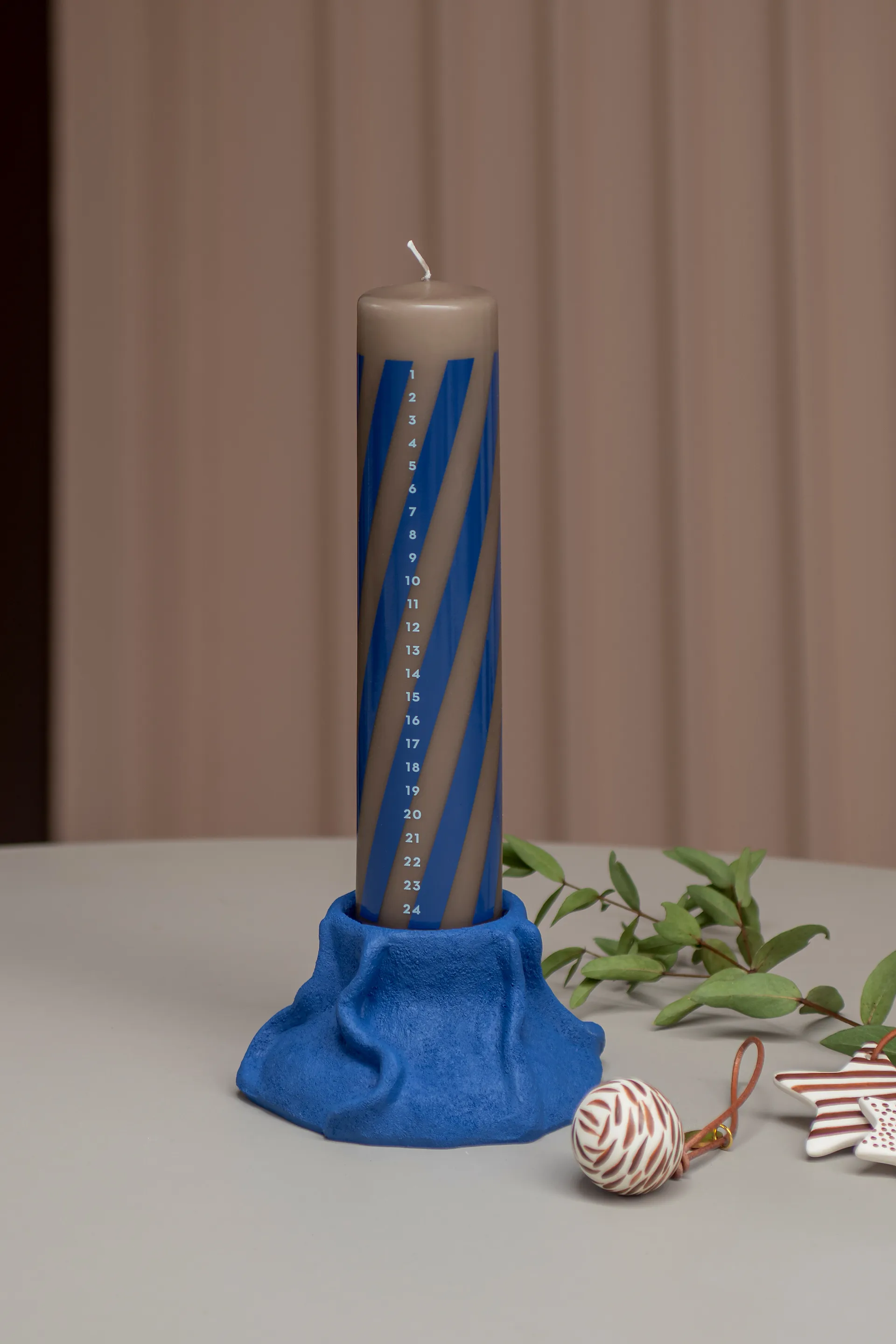 Twentyfour アベントキャンドル 25 cm, Cobalt Mette Ditmer | メッテ ディトマー