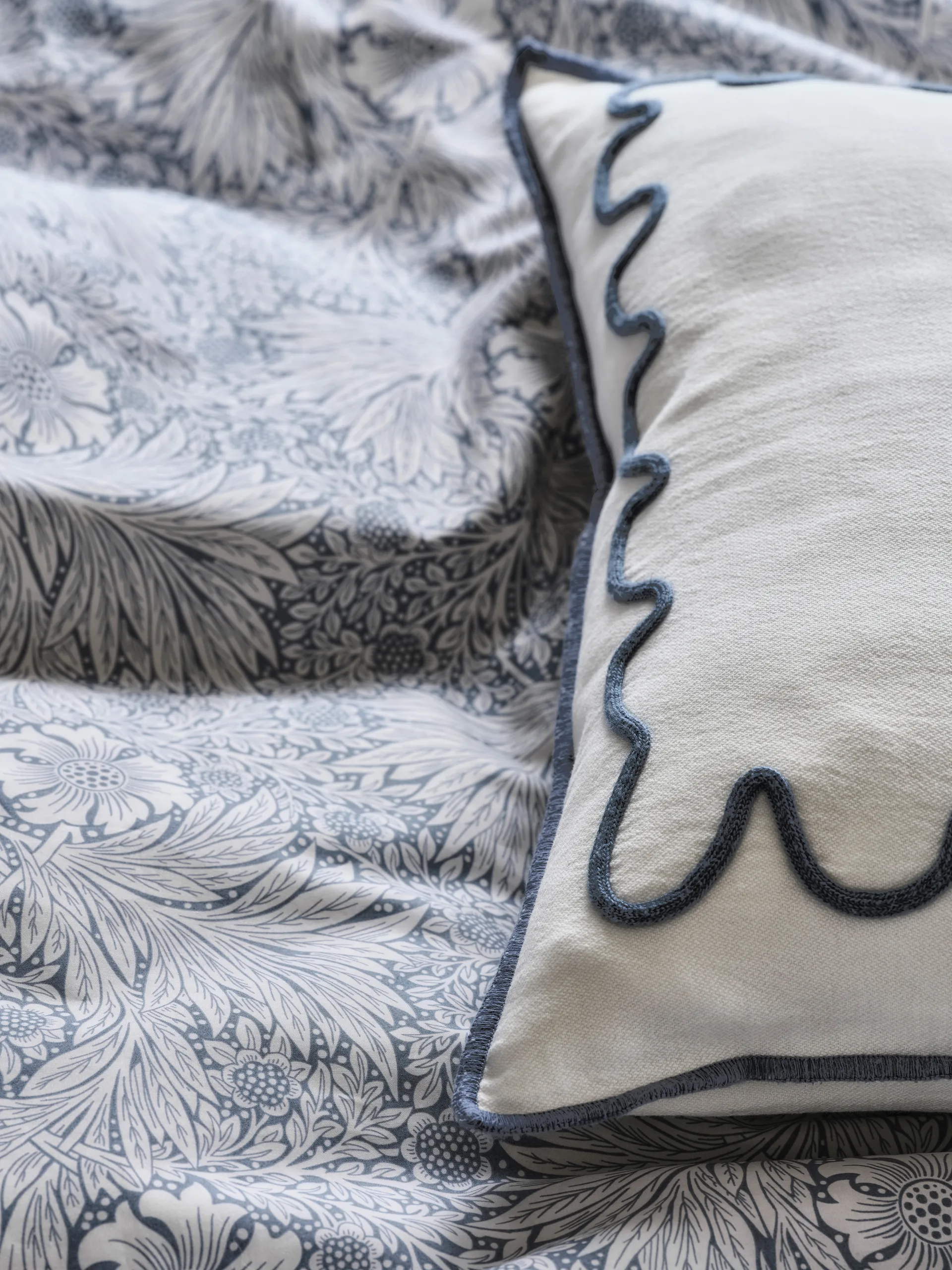 Morris & Co. Marigold 枕カバー, Blue, 50x90 cm Mille Notti