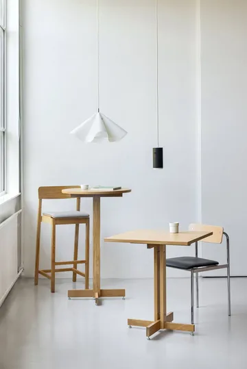 KUMU カフェテーブル - Oiled oak, 60x60 cm - MOEBE | ムーベ