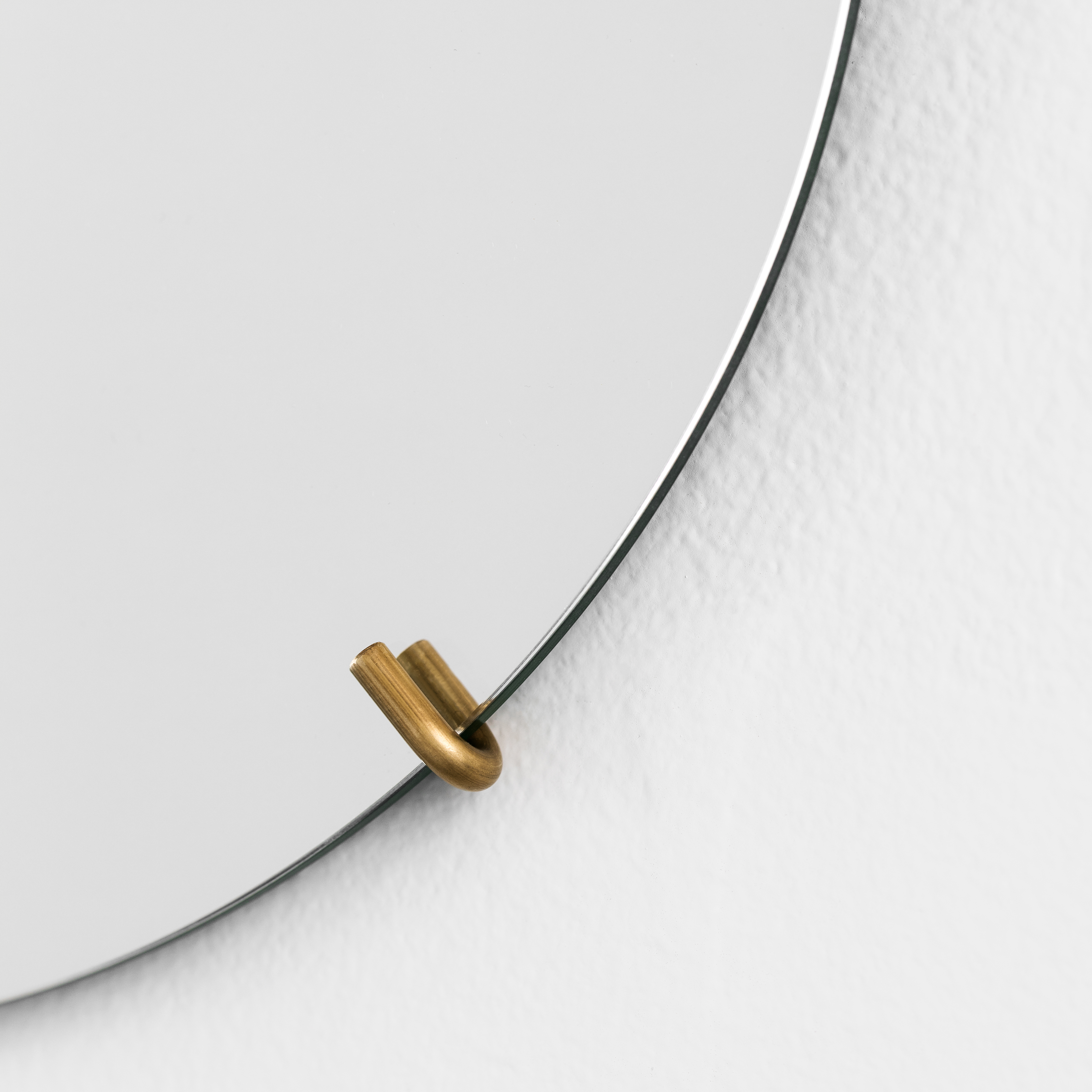 素材真鍮ガラス鏡新品  Moebe ウォールミラー Ø 30 cm
