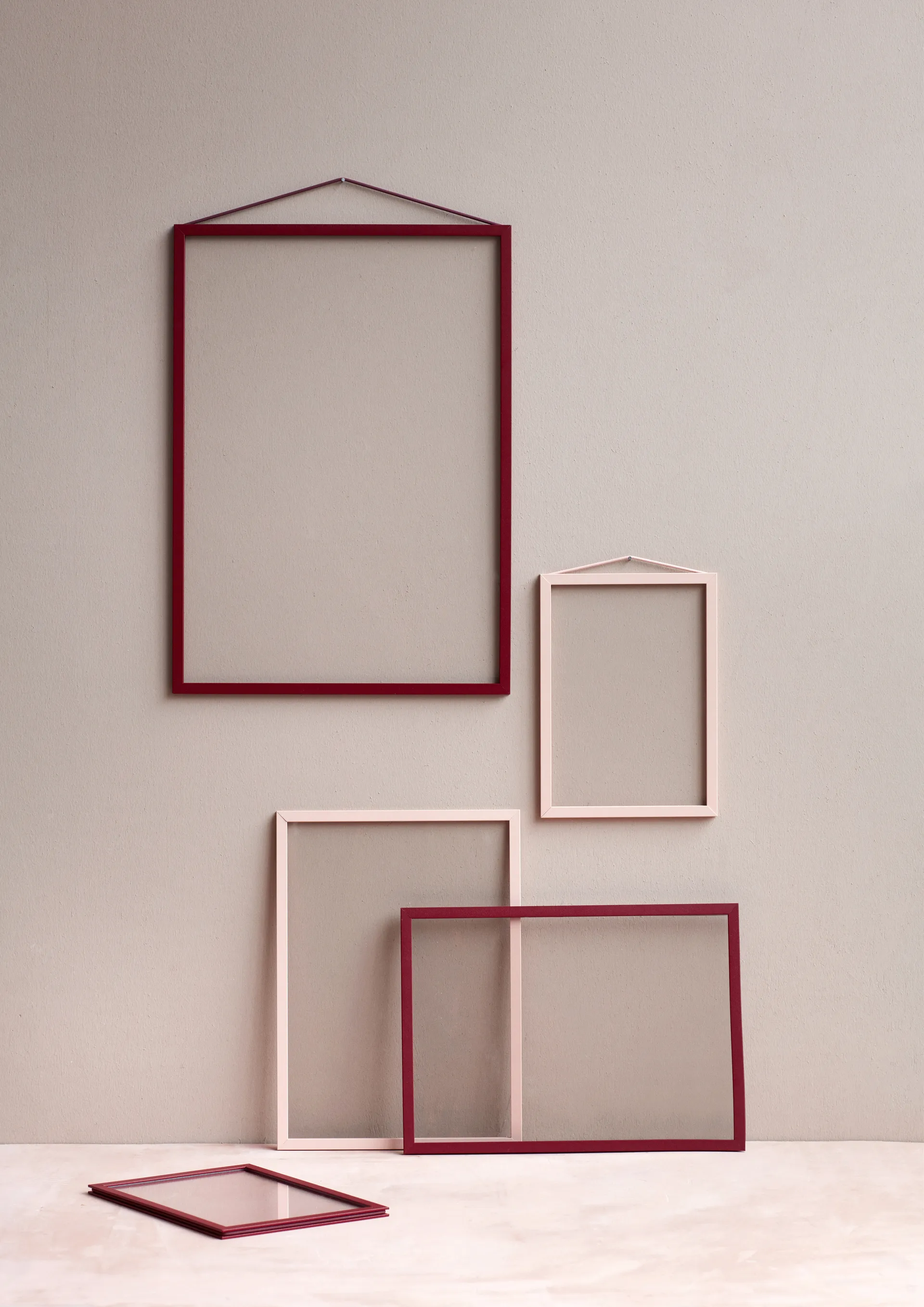 Moebe フレーム A4 22.6x31.3 cm, Transparent. Red MOEBE | ムーベ