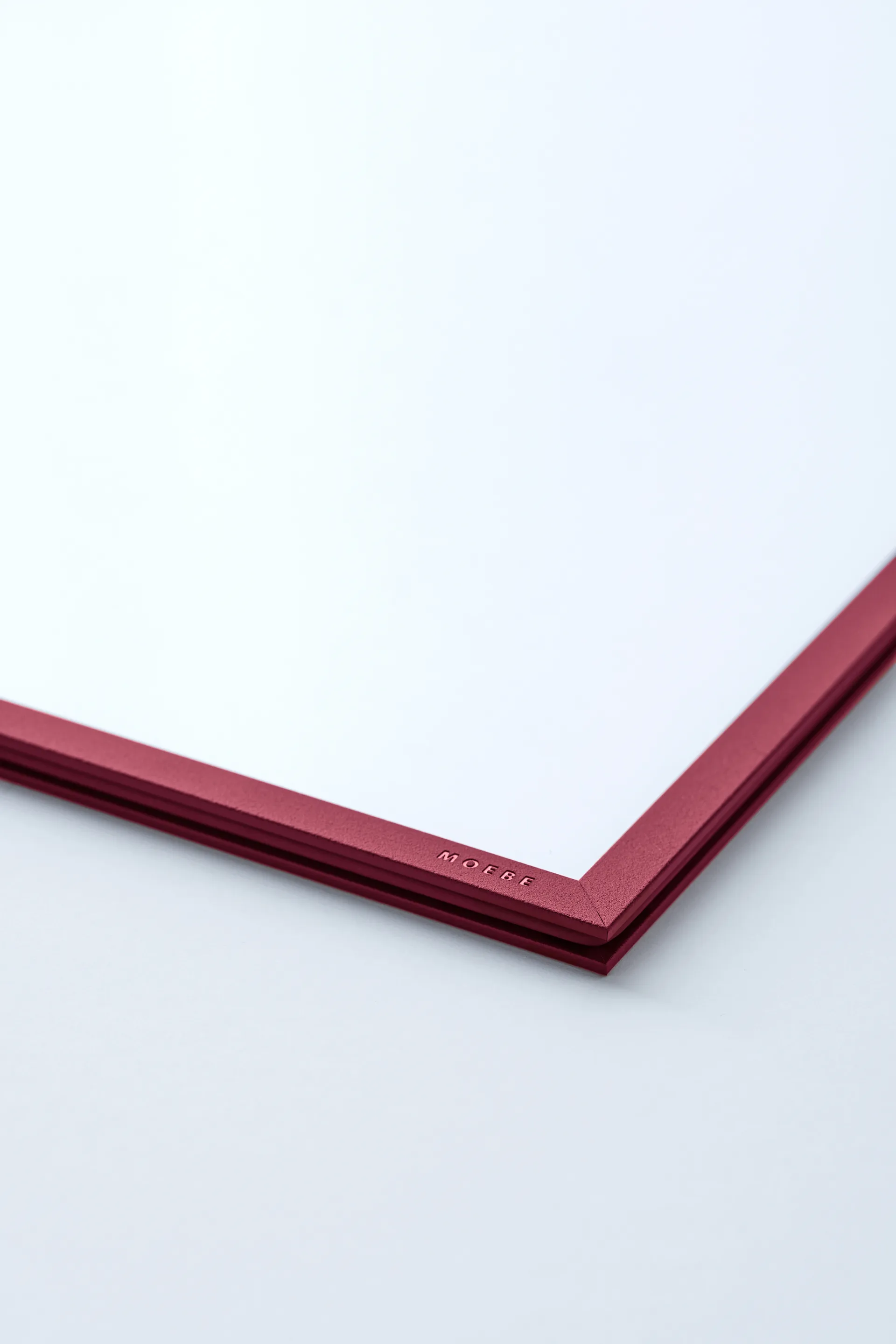 Moebe フレーム A5 16.5x22.7 cm, Transparent. Red MOEBE | ムーベ