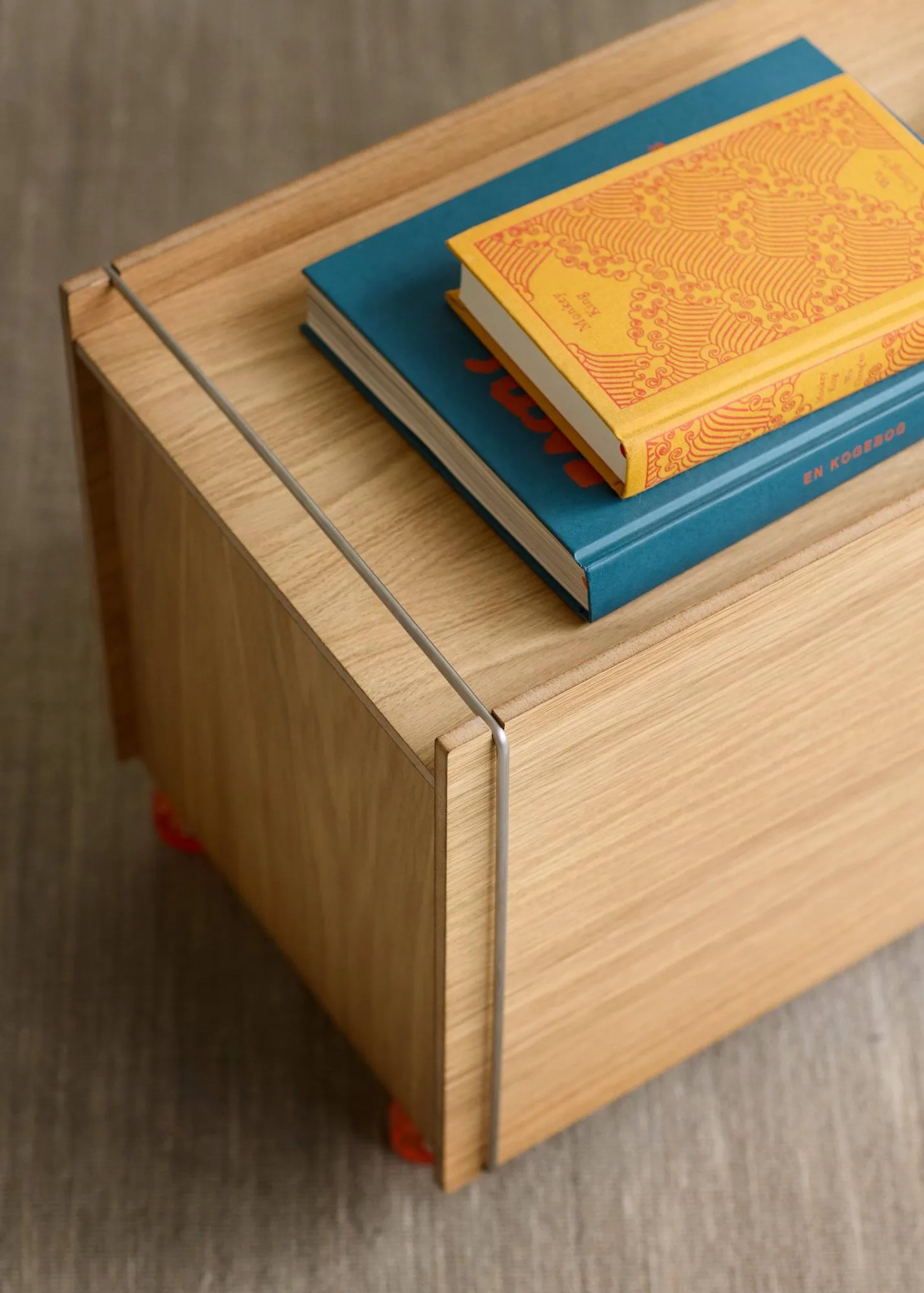 Moebe 収納ボックス, Oiled oak-stainless steel, with wheels, 33x60x31 cm MOEBE | ムーベ