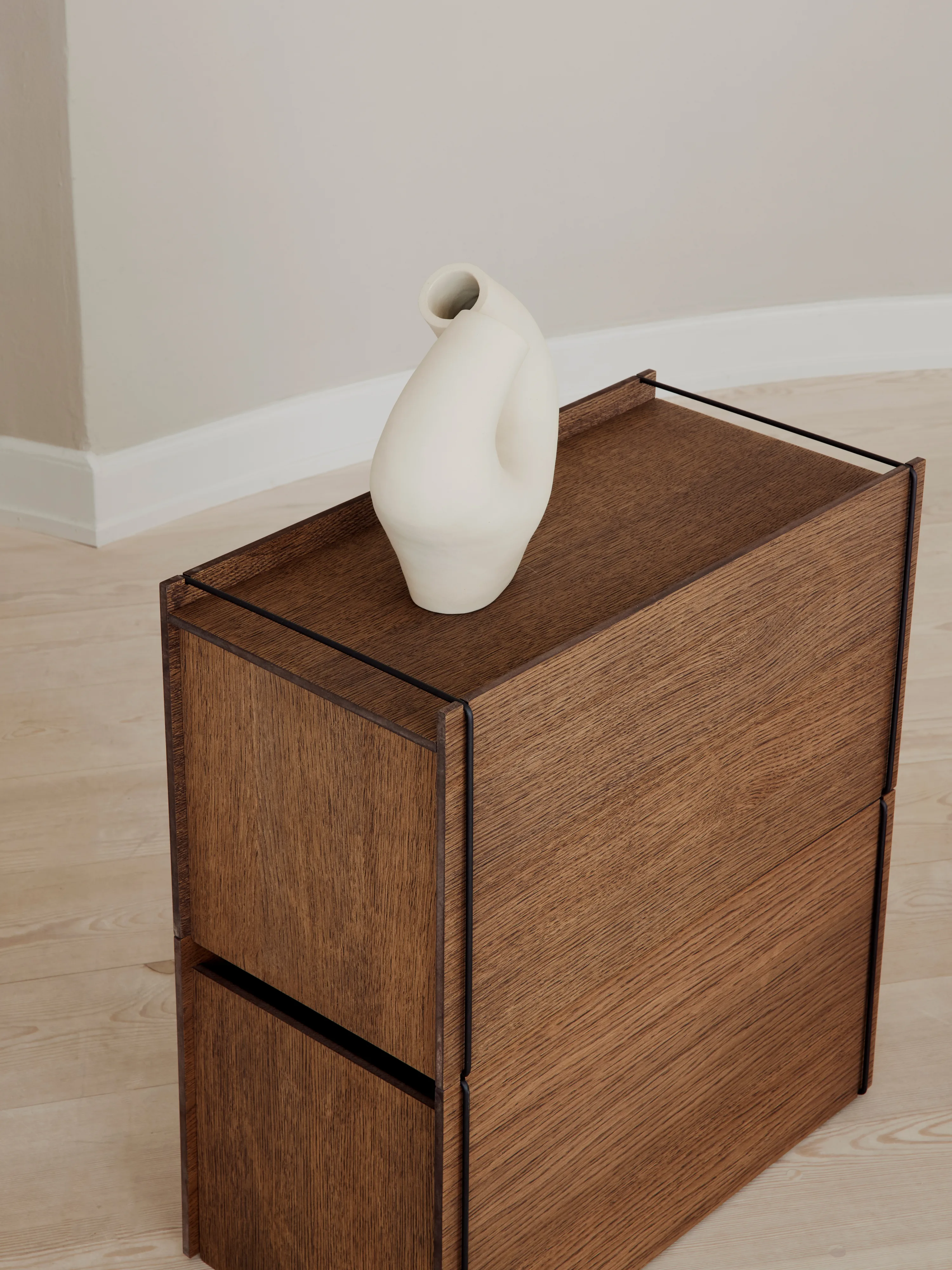 訳あり新品★MOEBE storage box ムーべ コンランショップ 収納 お取り寄せ】MOEBE (ムーべ) ストレージボックス ブラック/ホワイト