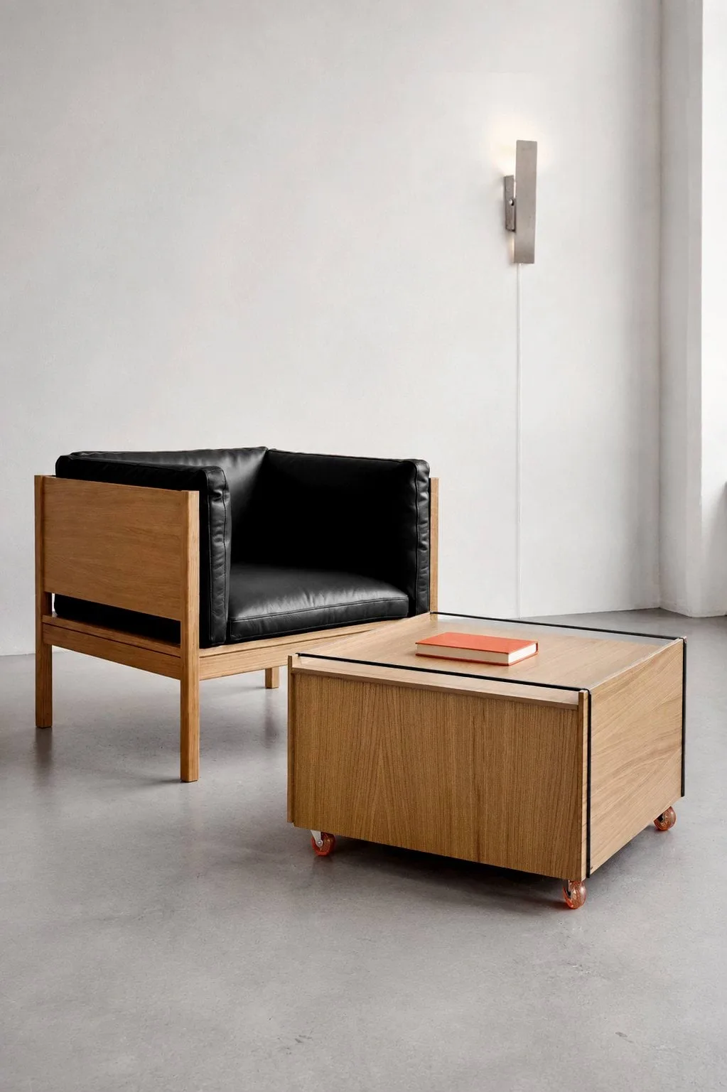 Moebe Storage Chest 収納付きコーヒーテーブル, Oiled oak-stainless steel, 60x61x38.2 cm MOEBE | ムーベ