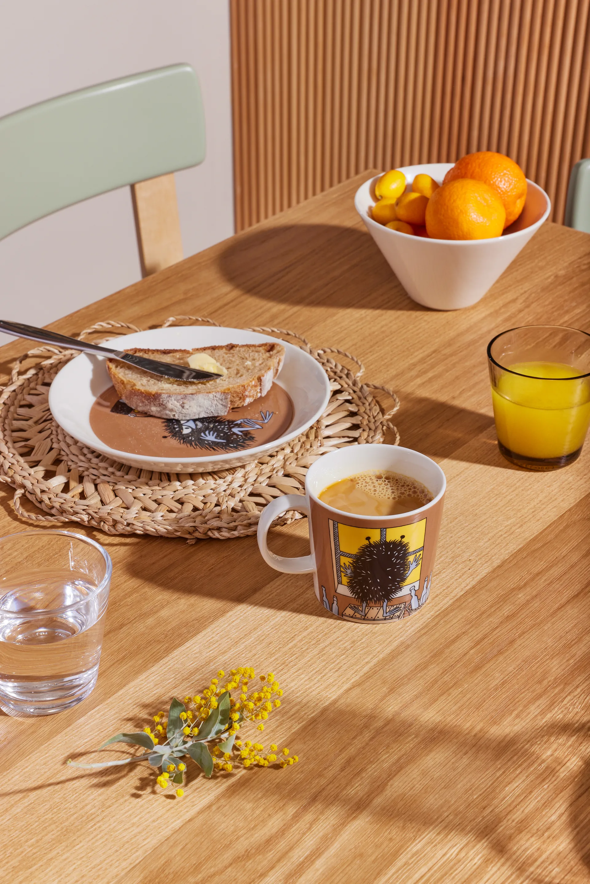 Stinky in action /ムーミンマグ, Brown Moomin Arabia